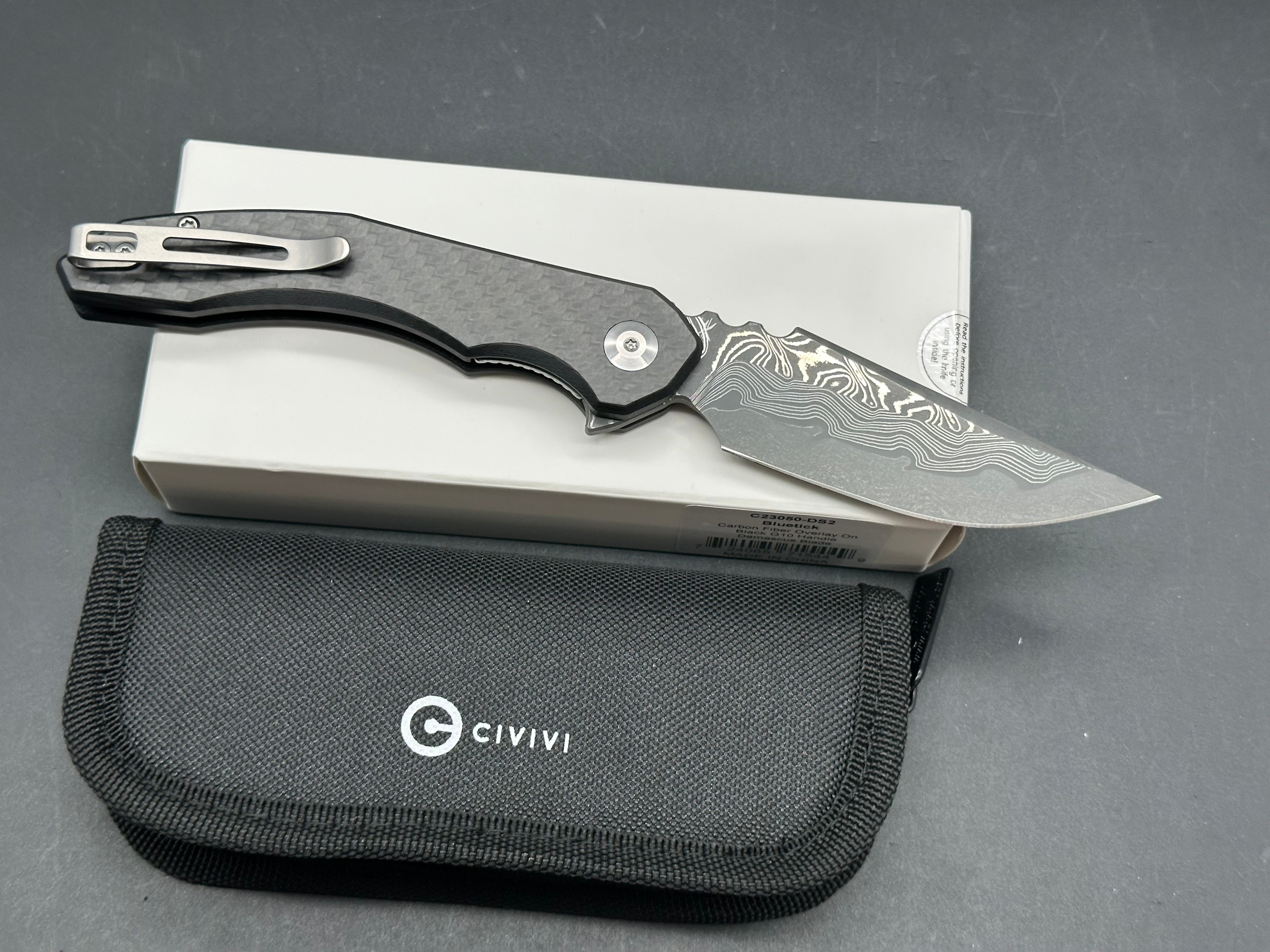 CIVIVI BLUETICK FOLDING KNIFE CARBON FIBER/BLACK G10 HANDLE DAMASCUS PLAIN EDGE