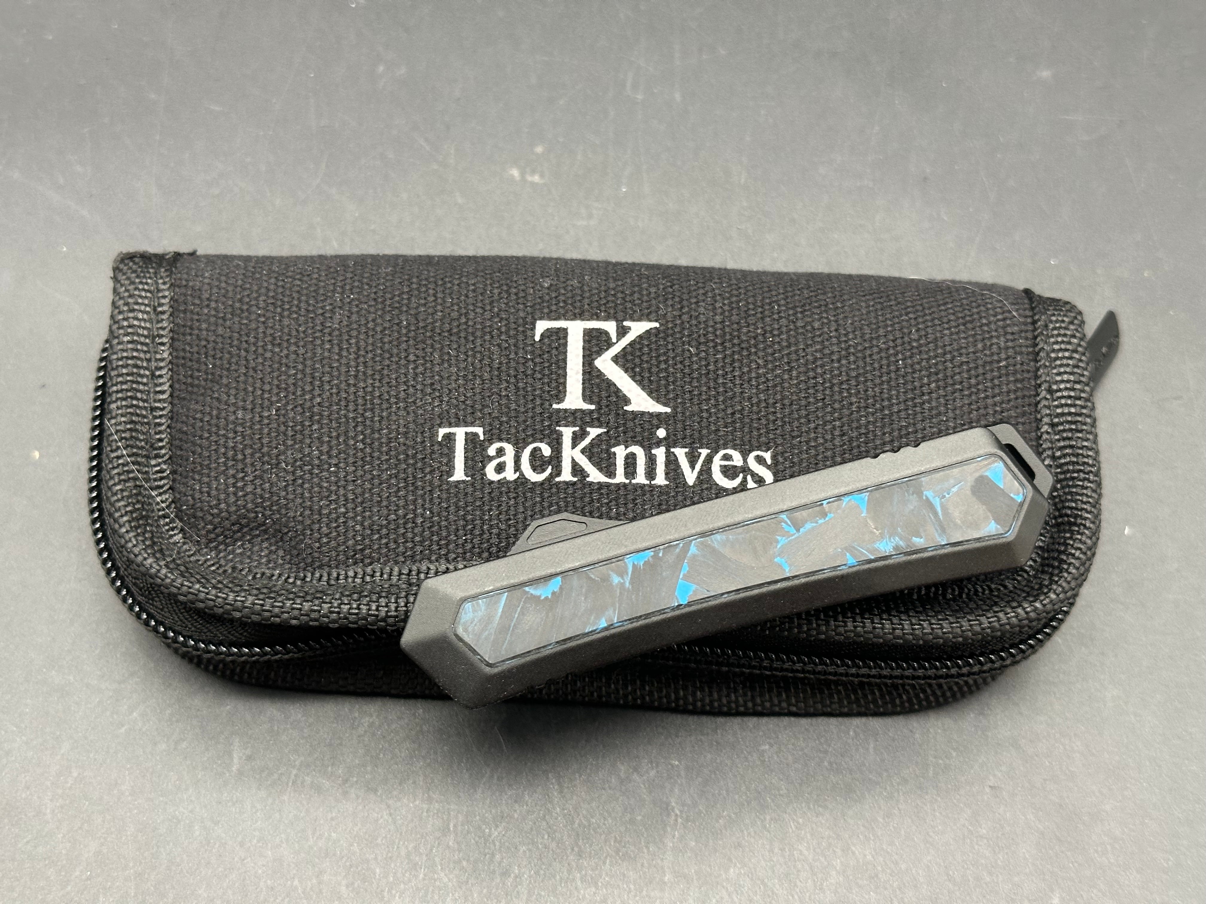 TacKnives Mini OTF Benji blue CF inlay D2 blade