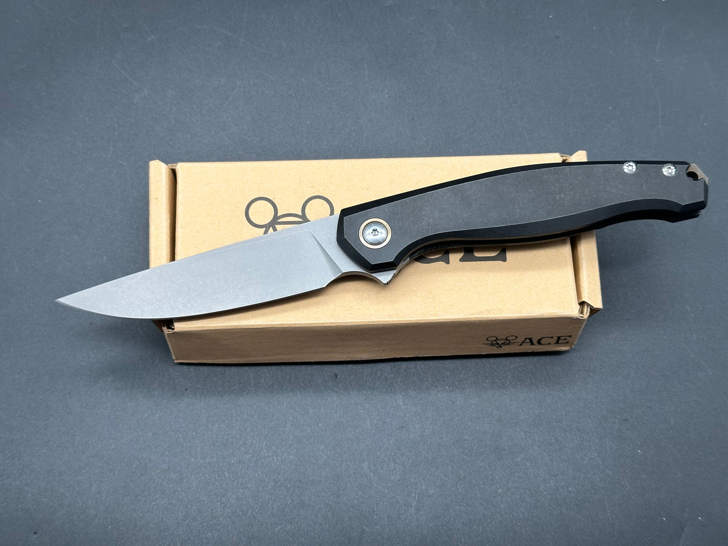 GiantMouse Ace Sonoma Ti Black PVD, Stonewashed M390 Blade