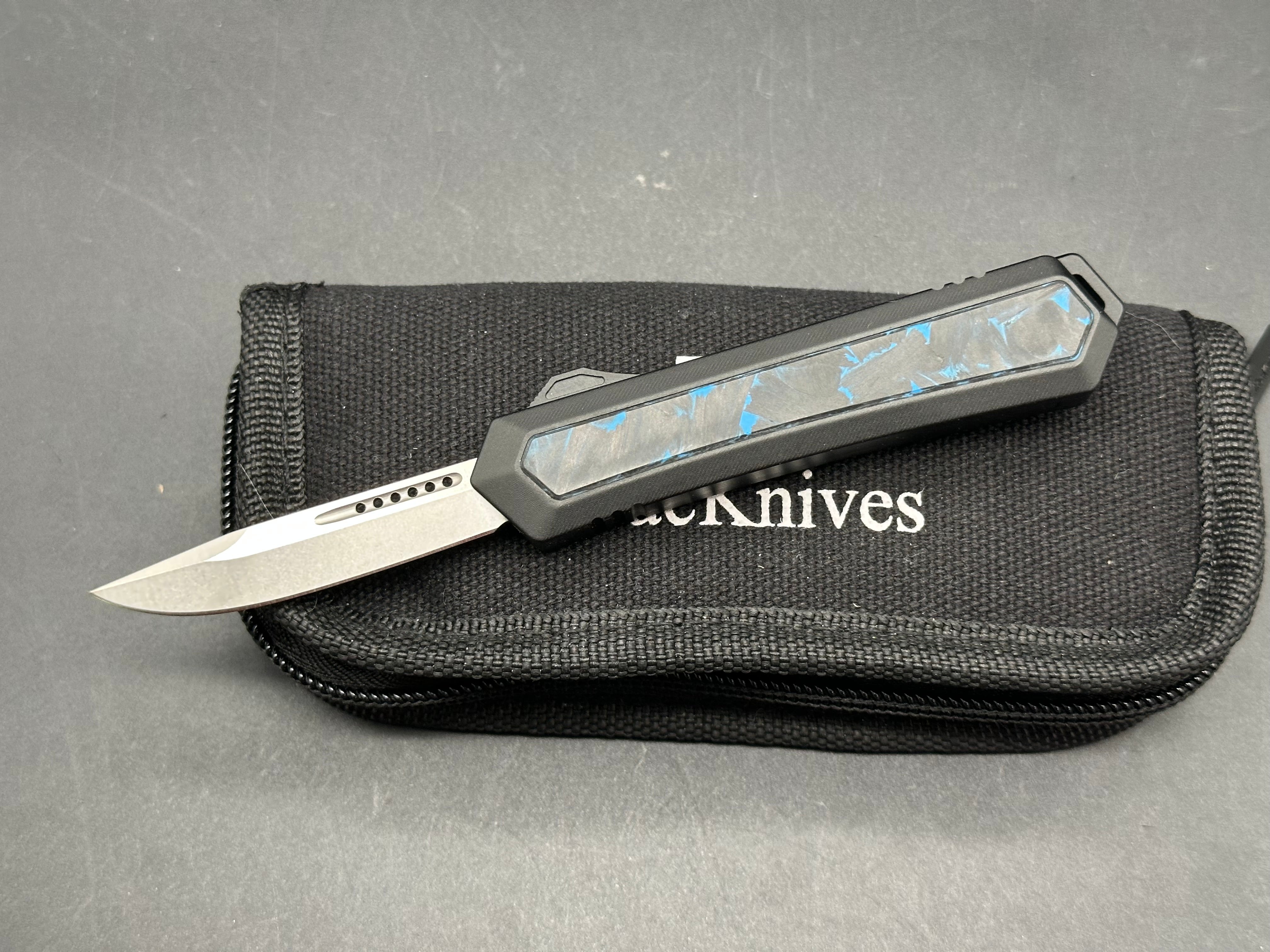 TacKnives Mini OTF Benji blue CF inlay D2 blade