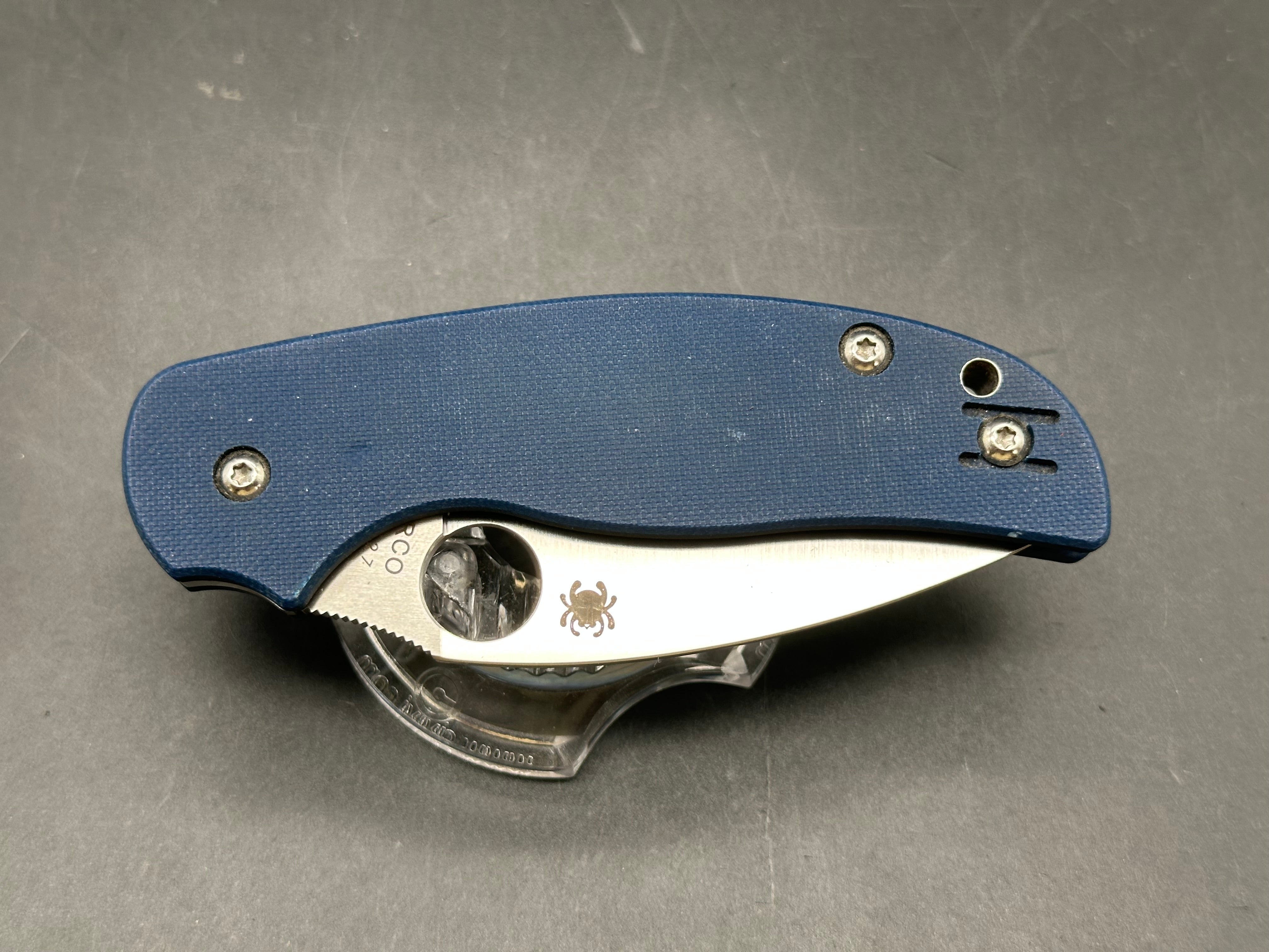 Spyderco Sage 5 Spy27 Blue G10 scales