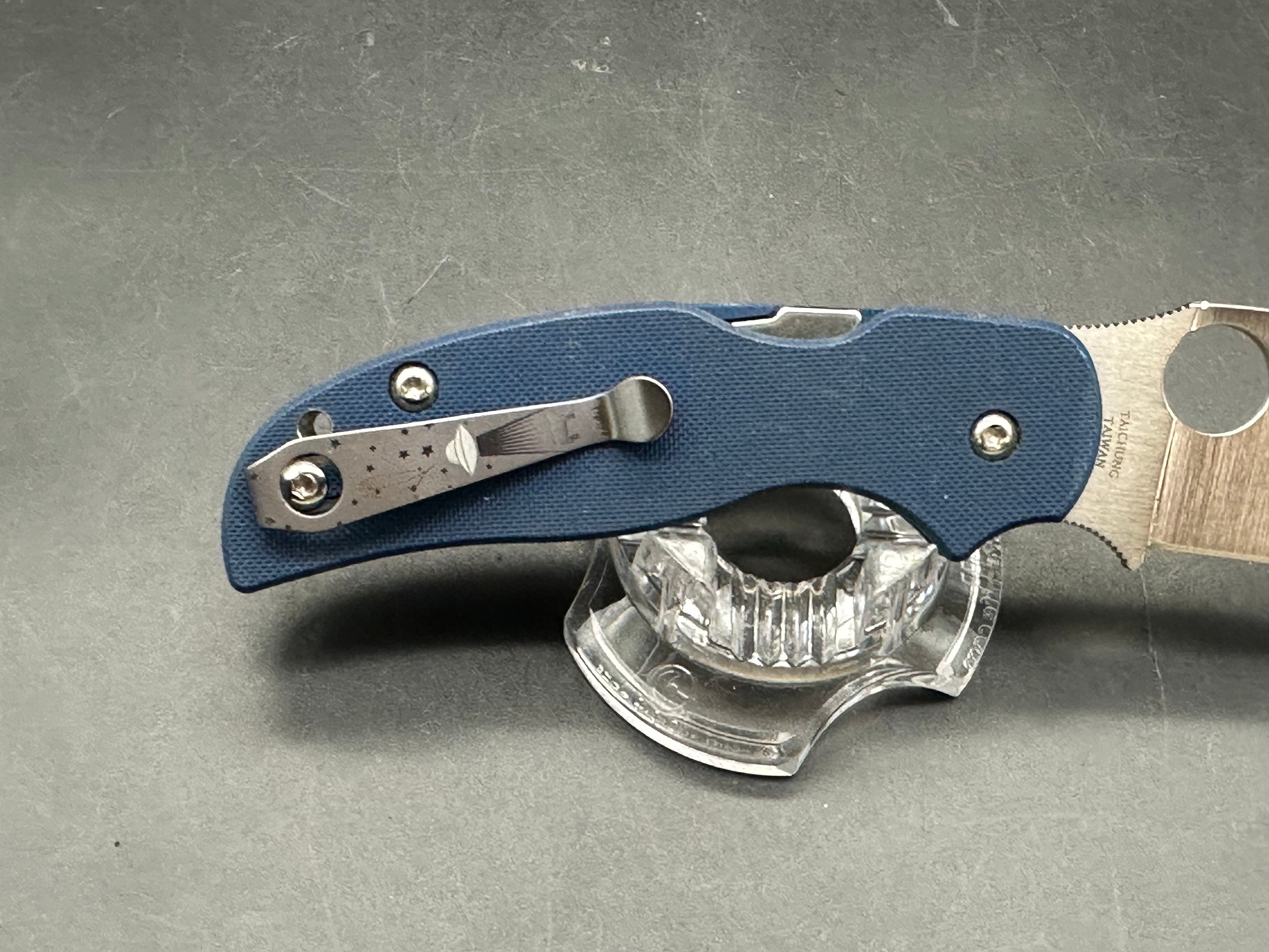 Spyderco Sage 5 Spy27 Blue G10 scales