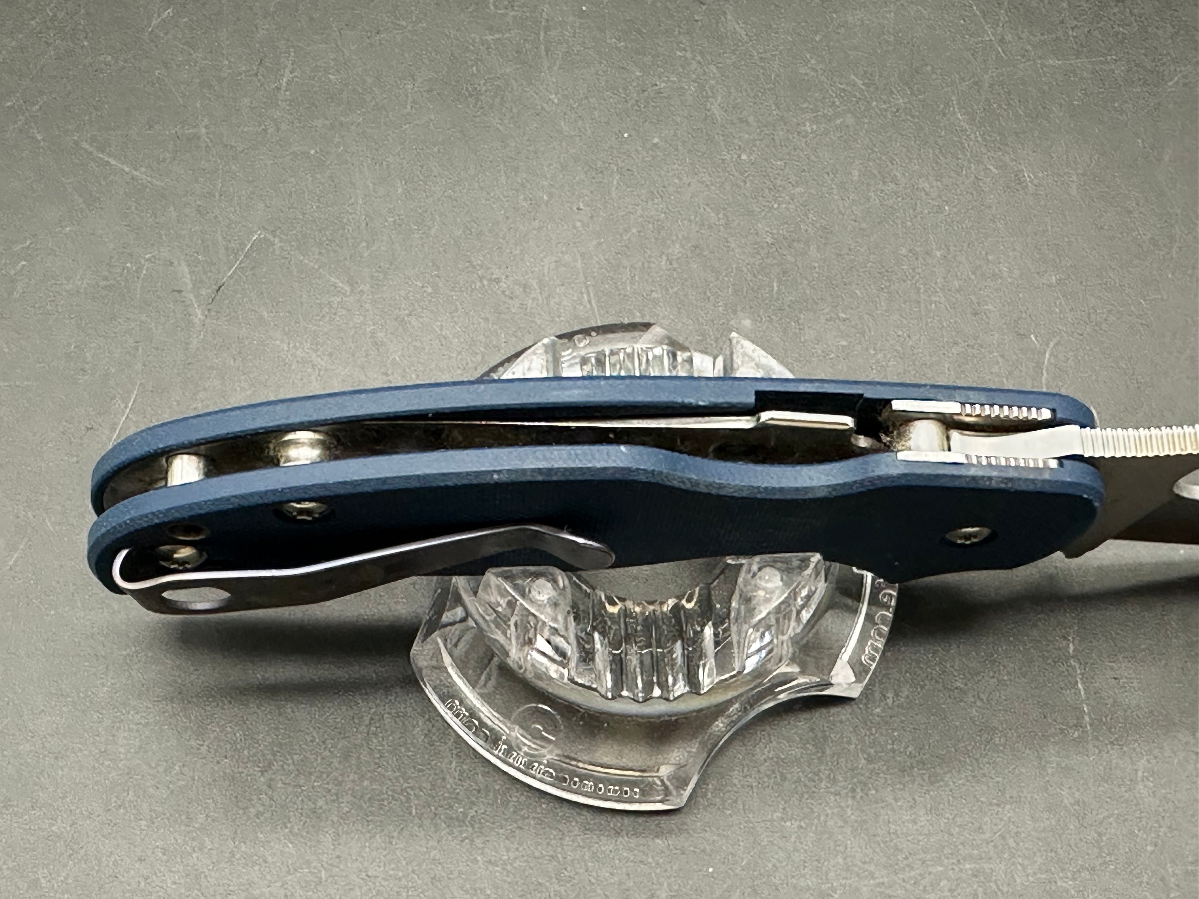 Spyderco Sage 5 Spy27 Blue G10 scales