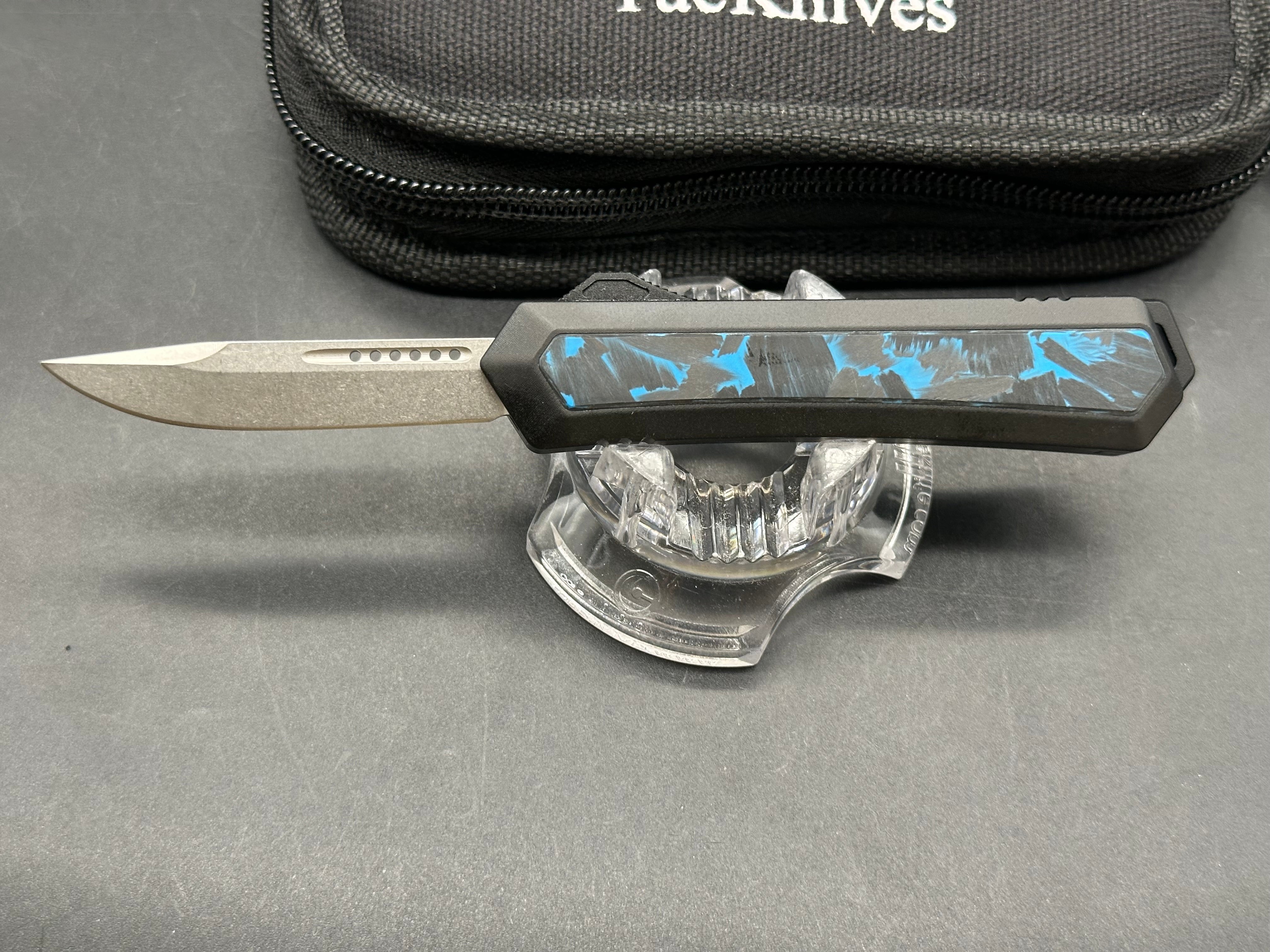 TacKnives Benji OTF w/ 2.13 inch D2 steel blade and Carbon Fiber handle
