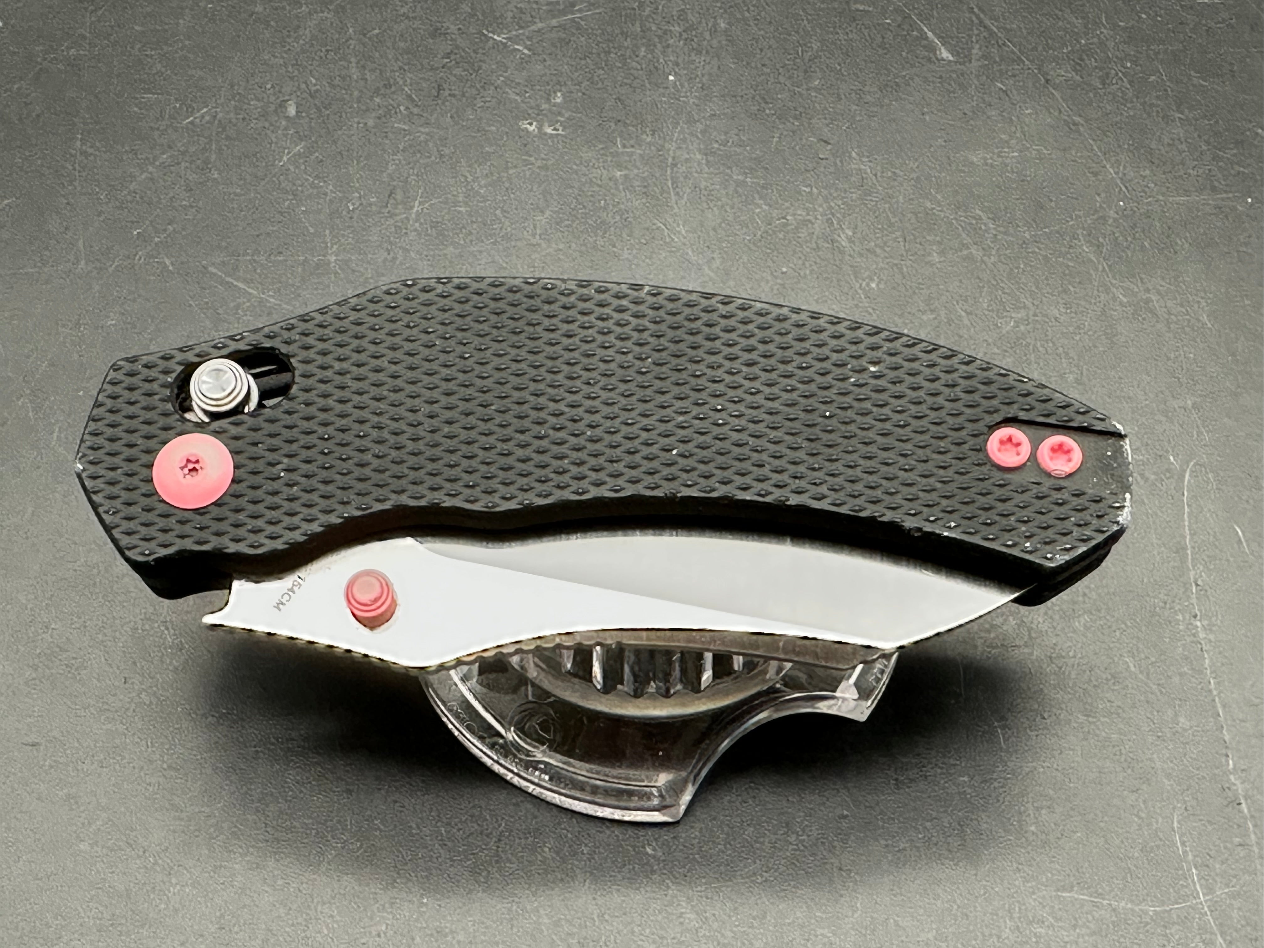 Kizer Bulldog - Black G-10 w/ pink hardware - 154CM