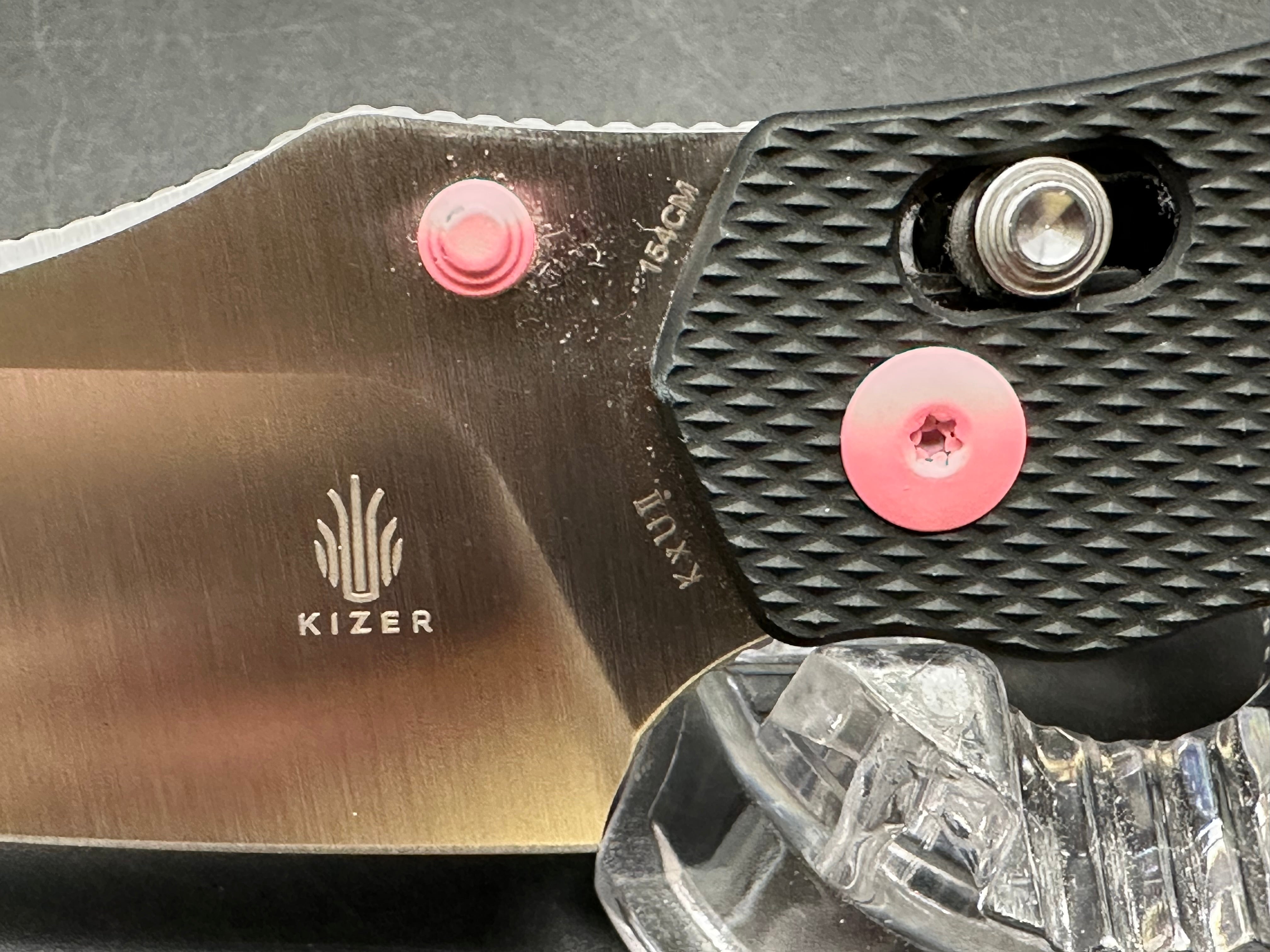 Kizer Bulldog - Black G-10 w/ pink hardware - 154CM