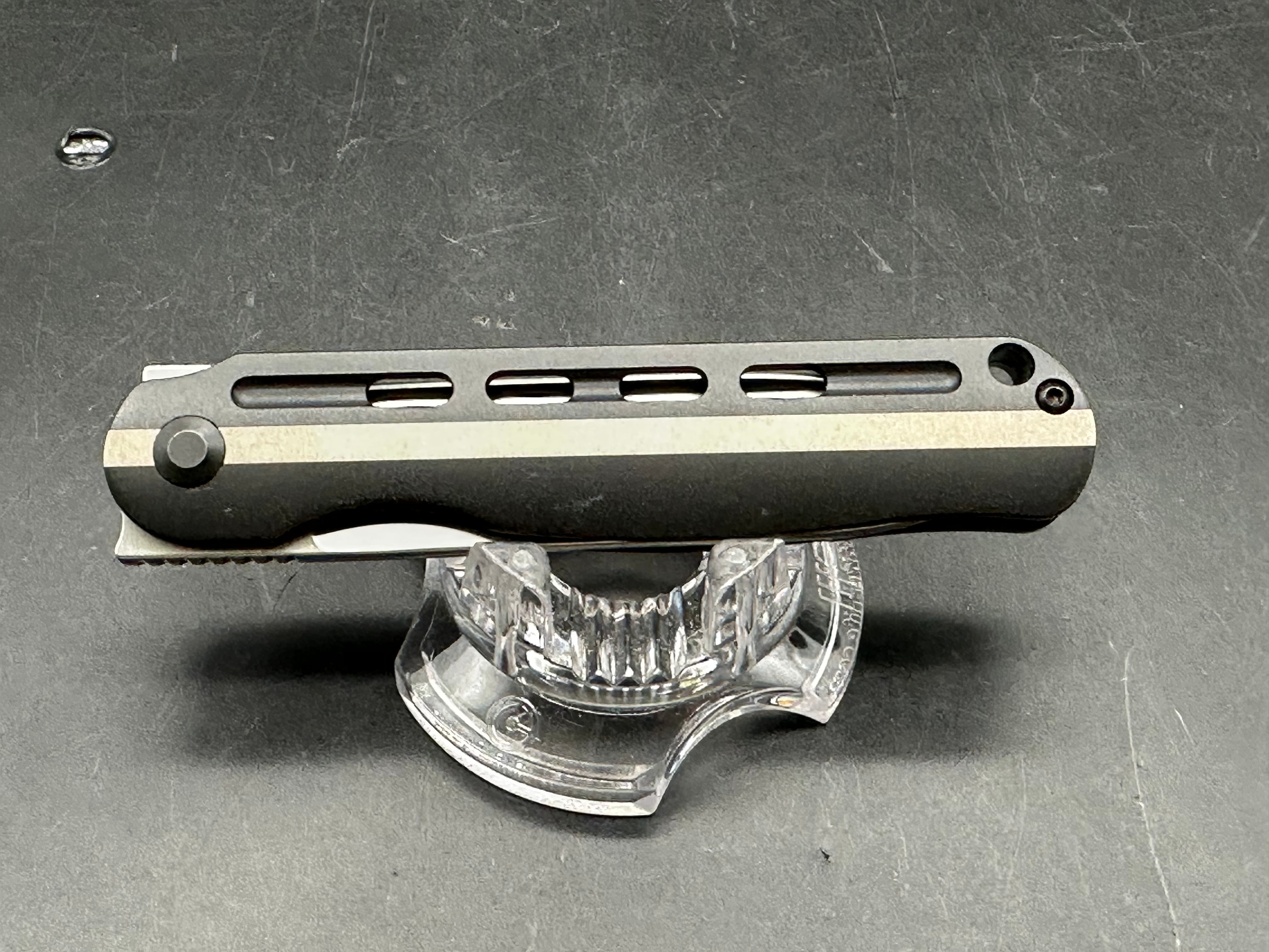 Kizer Latt Vind frame lock, Titanium w/ S35VN