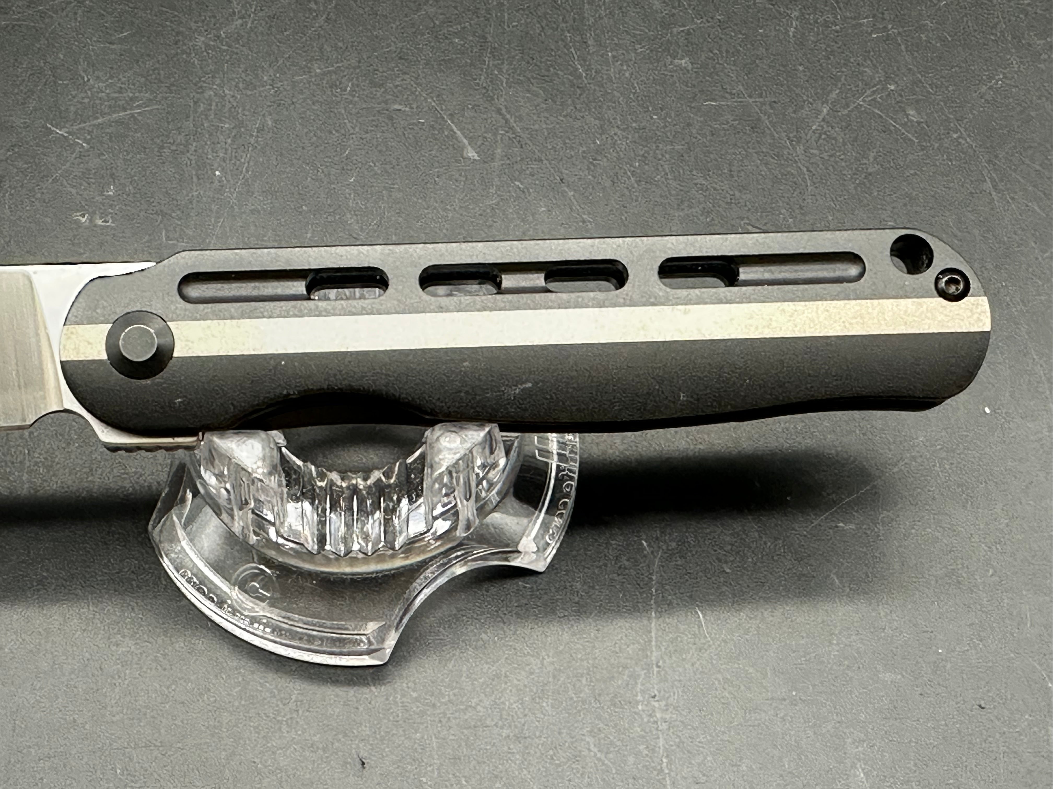 Kizer Latt Vind frame lock, Titanium w/ S35VN
