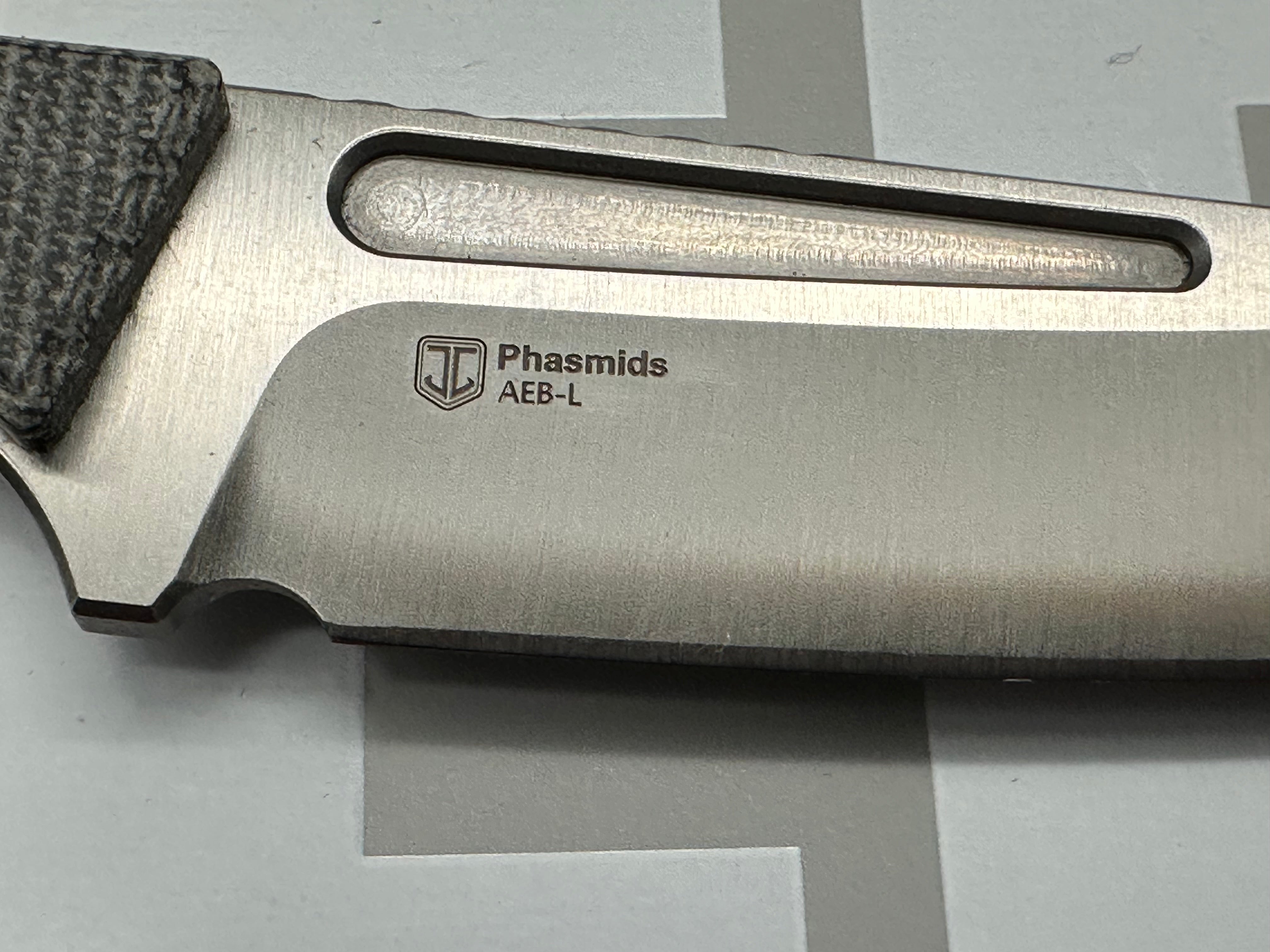 KIZER PHASMIDS FIXED BLADE KNIFE BLACK MICARTA HANDLE AEB-L SHEEPSFOOT PLAIN EDGE SATIN FINISH