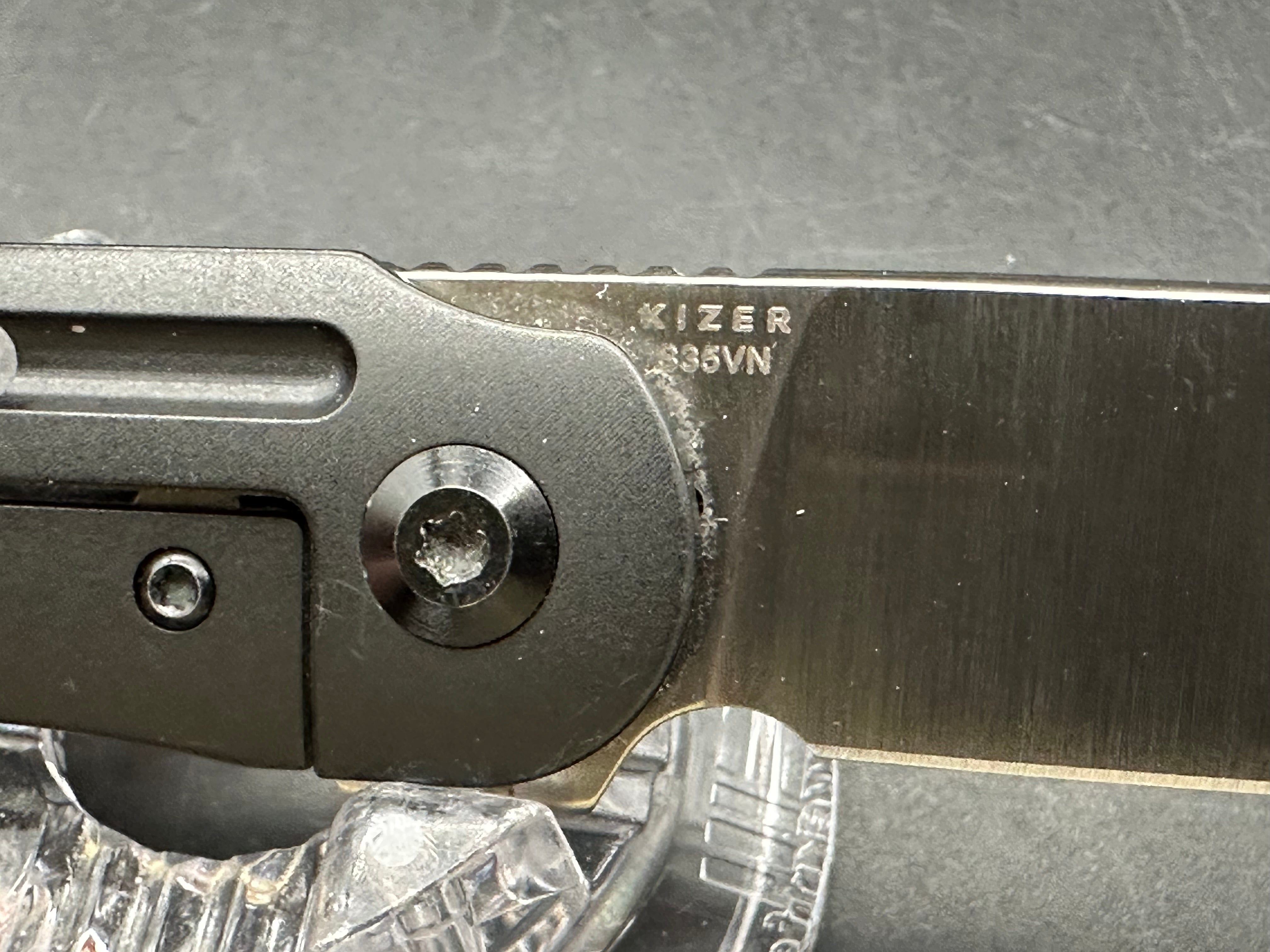 Kizer Latt Vind frame lock, Titanium w/ S35VN