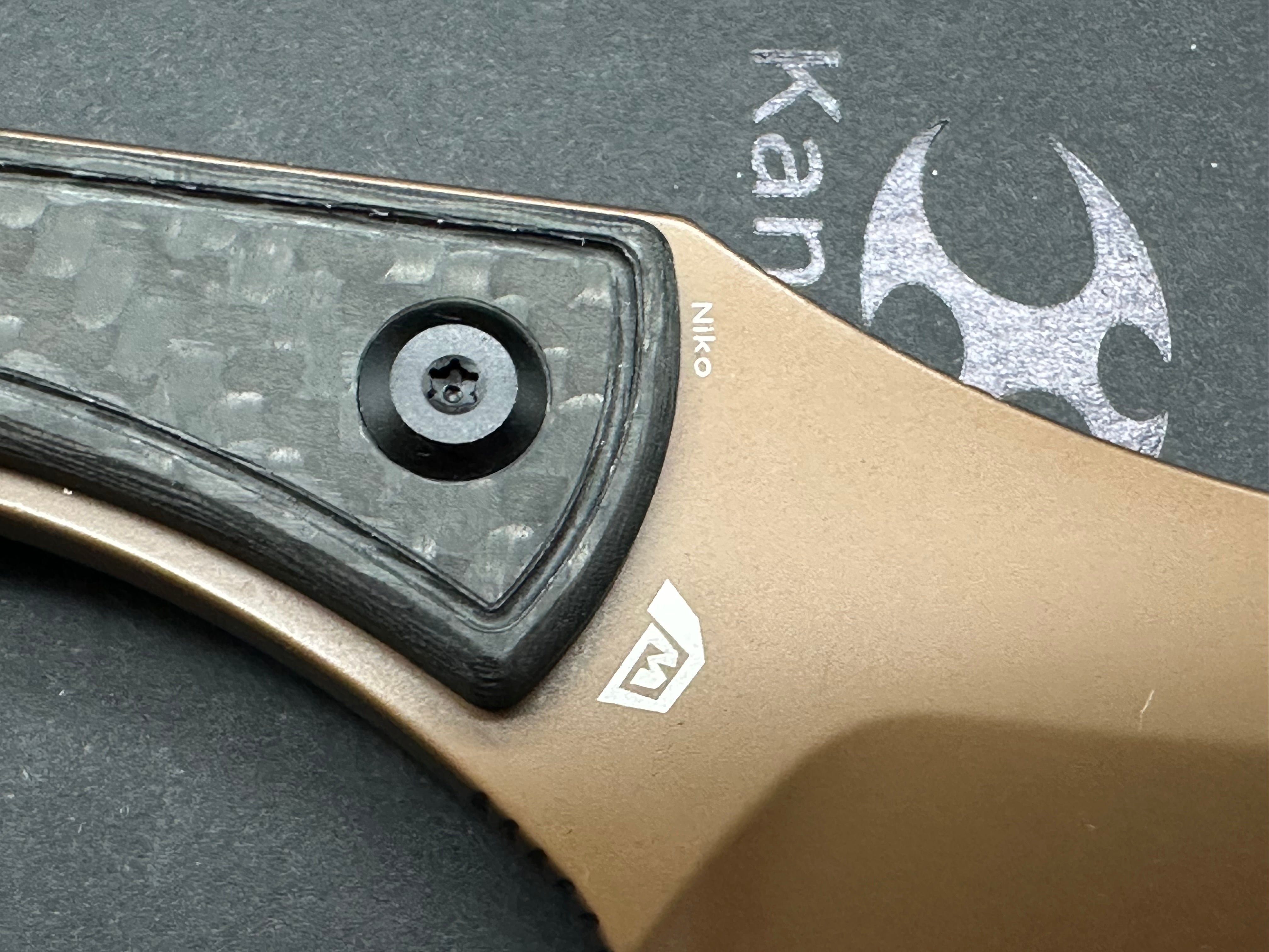 KANSEPT NIKO TWILL CARBON FIBER HANDLE (3.54''ROSE GOLD COATED D2 BLADE )