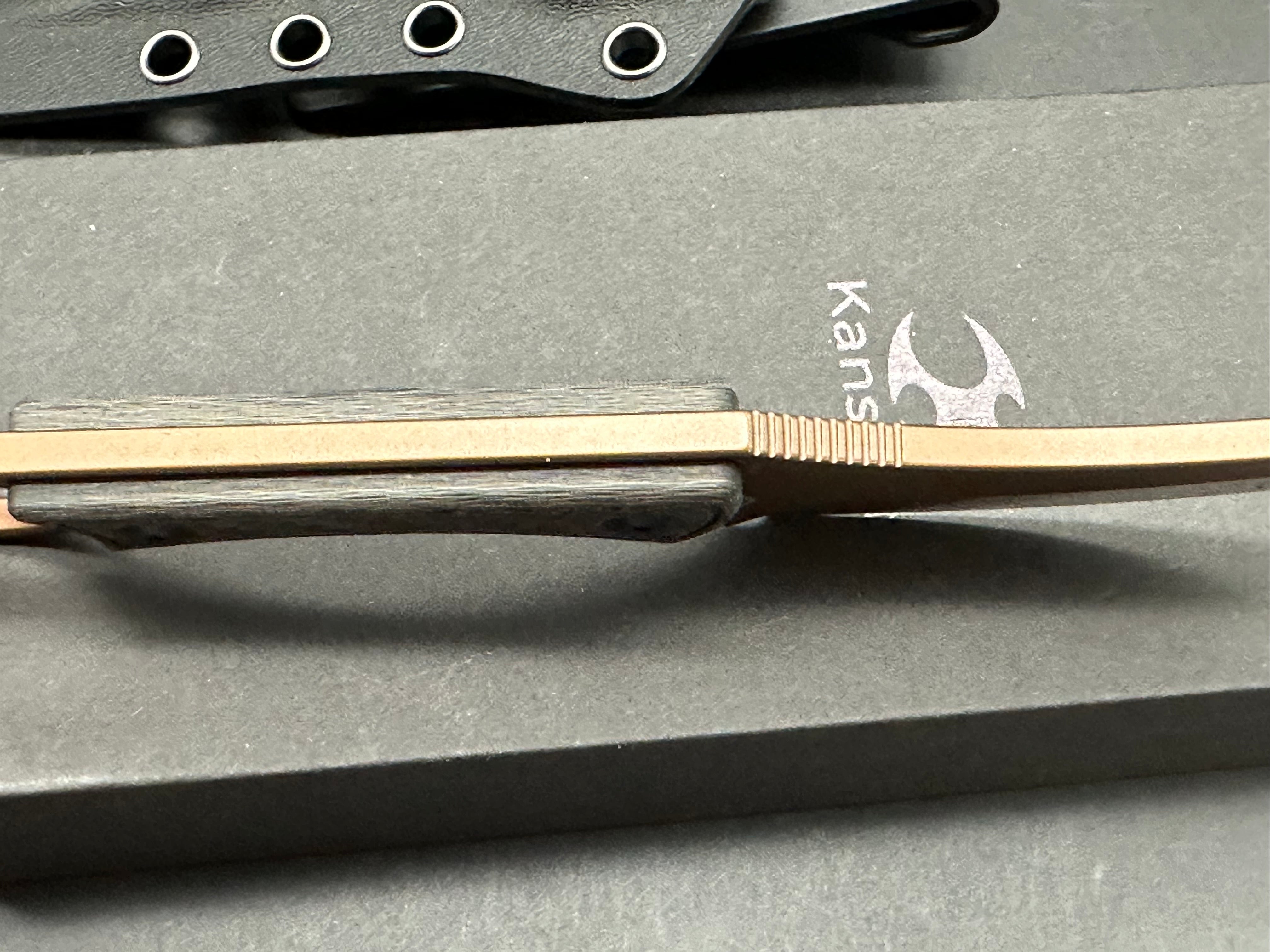 KANSEPT NIKO TWILL CARBON FIBER HANDLE (3.54''ROSE GOLD COATED D2 BLADE )