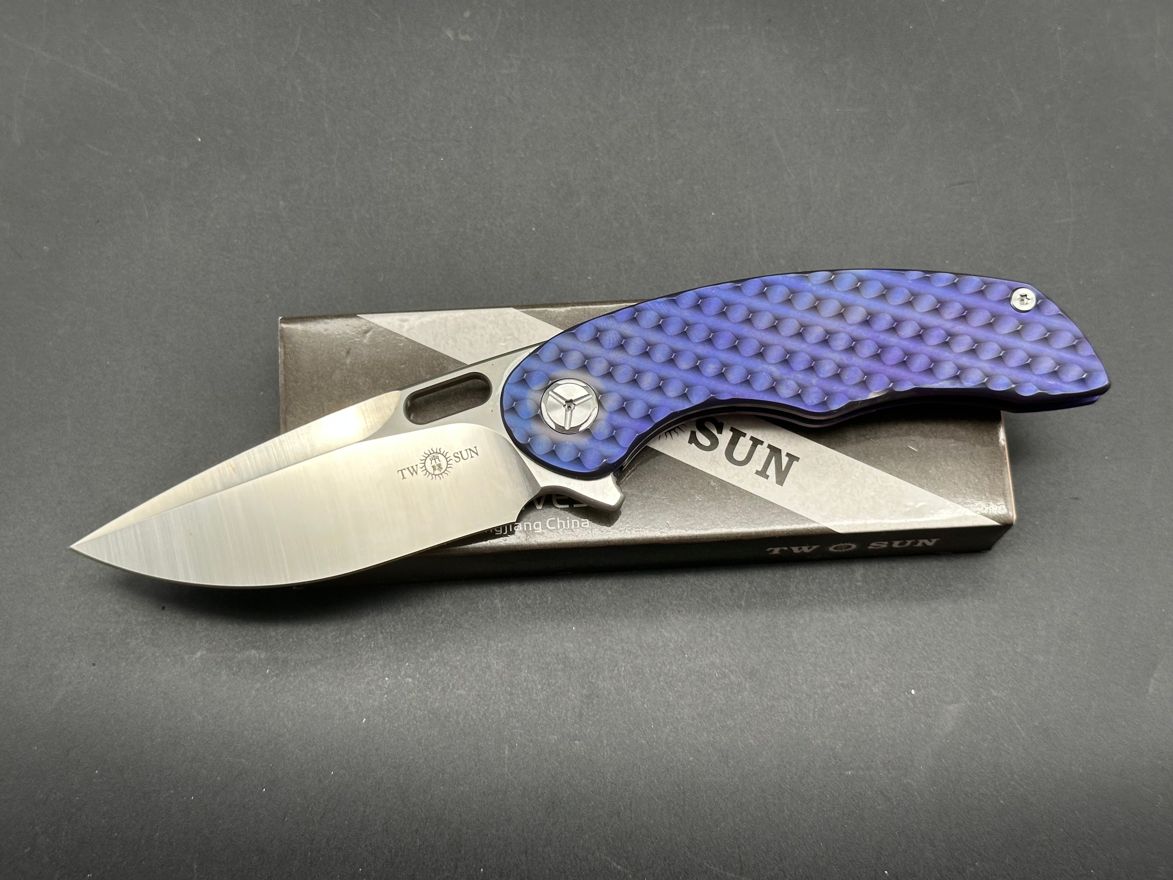 TWOSUN TS177 TEXTURED TITANIUM HANDLE M390