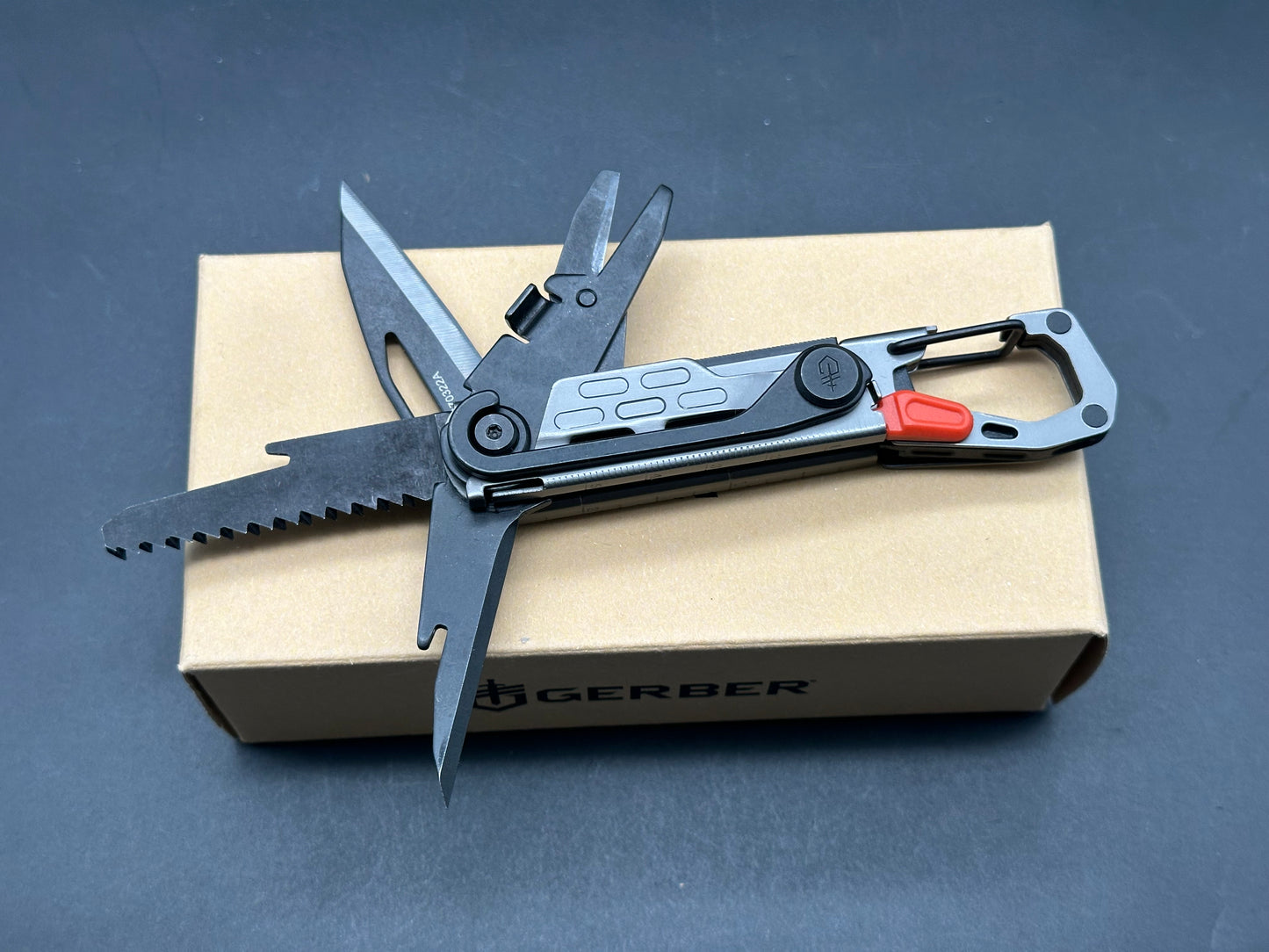 Gerber Stake Out 11-in-1 Multi-Tool Graphite