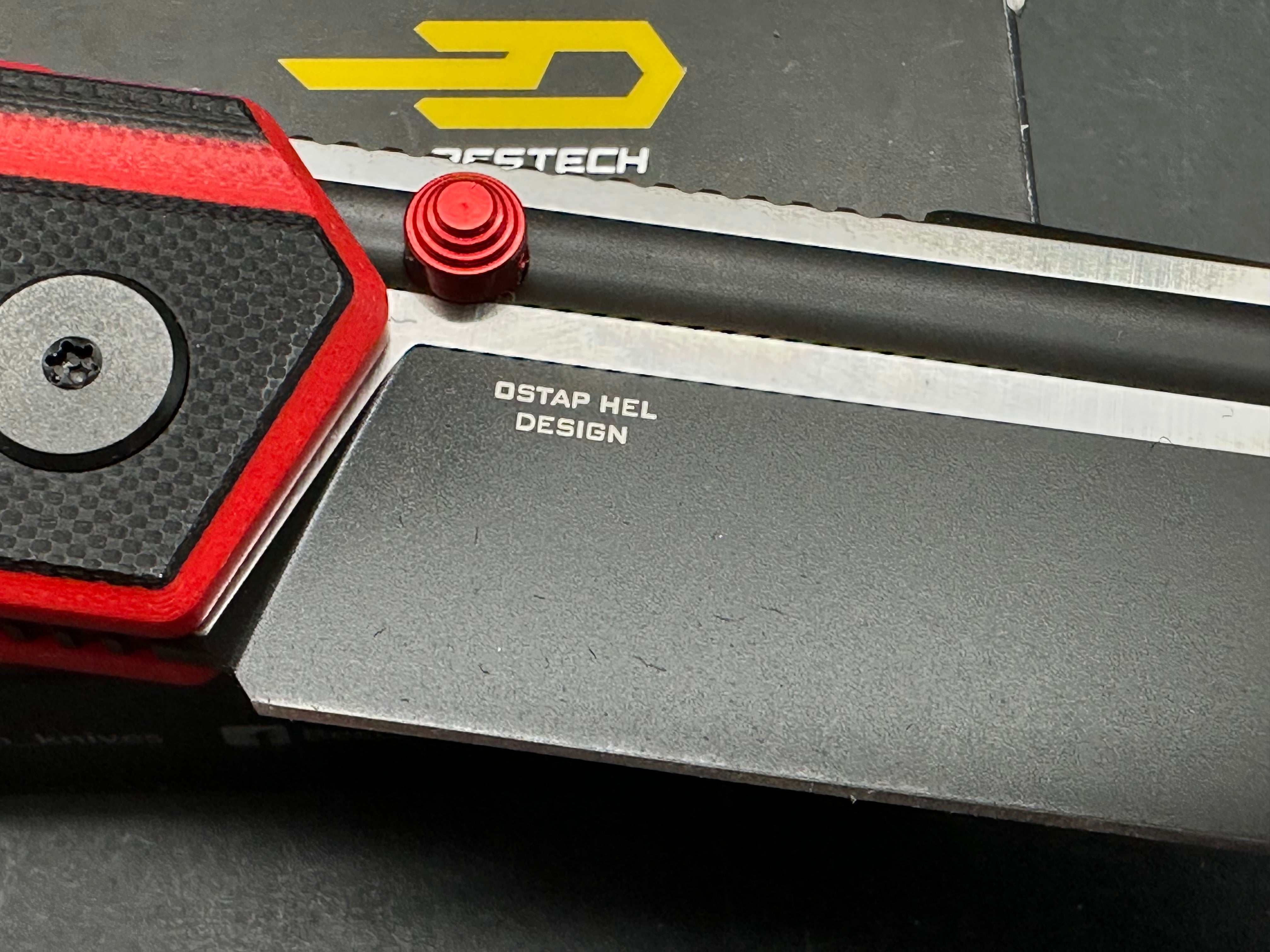 BESTECH TARDIS FOLDING KNIFE BLACK/RED G10 HANDLE D2 PLAIN BLACK DLC/SATIN BLADE