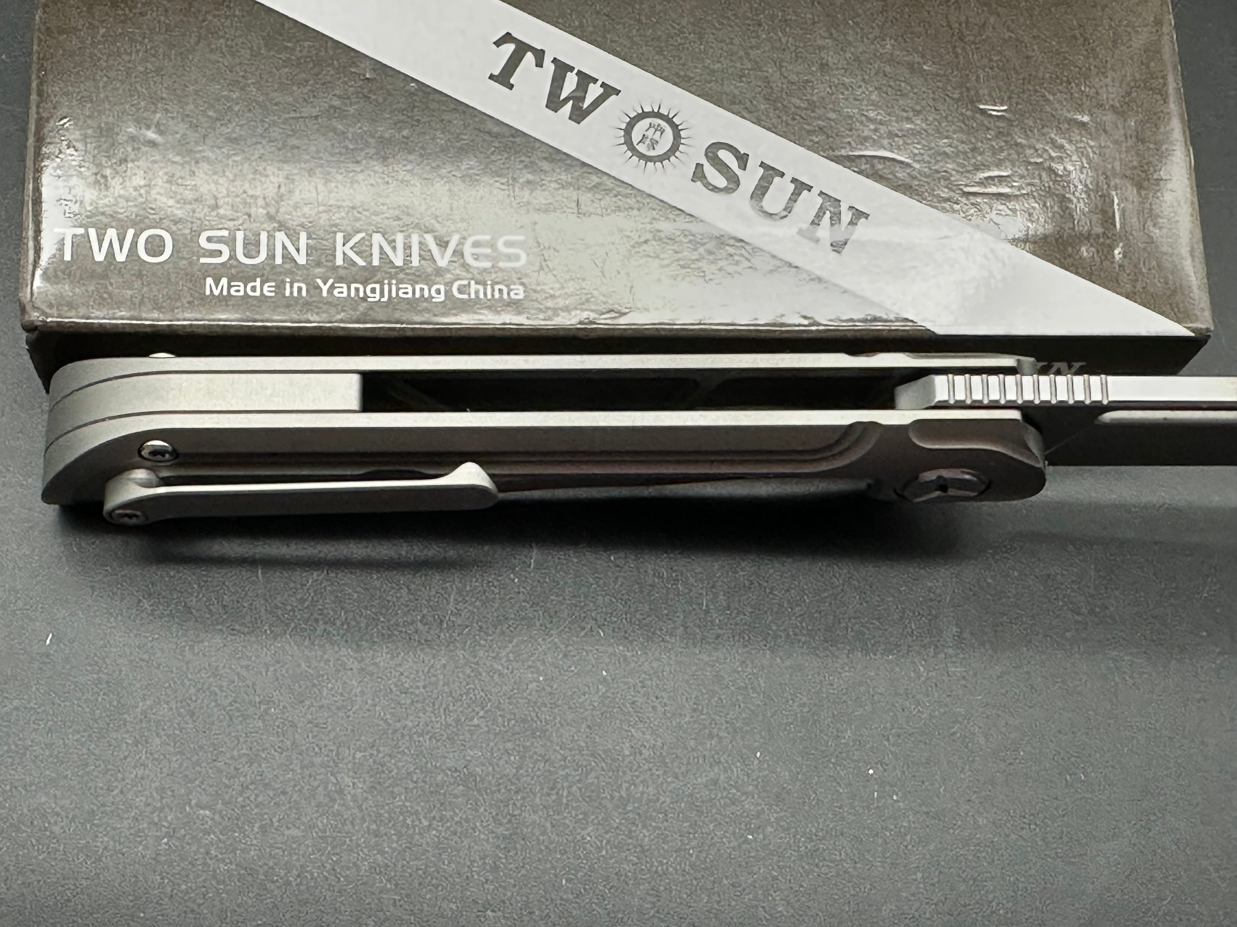 TwoSun TS166-D2 Titanium Handle D2 Plain Edge