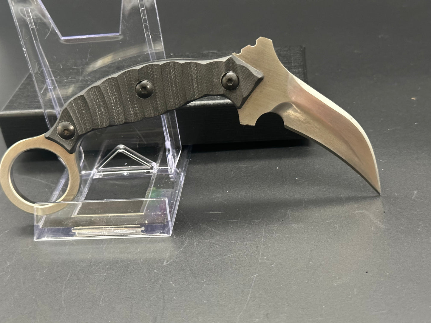 Derespina Knives karambit