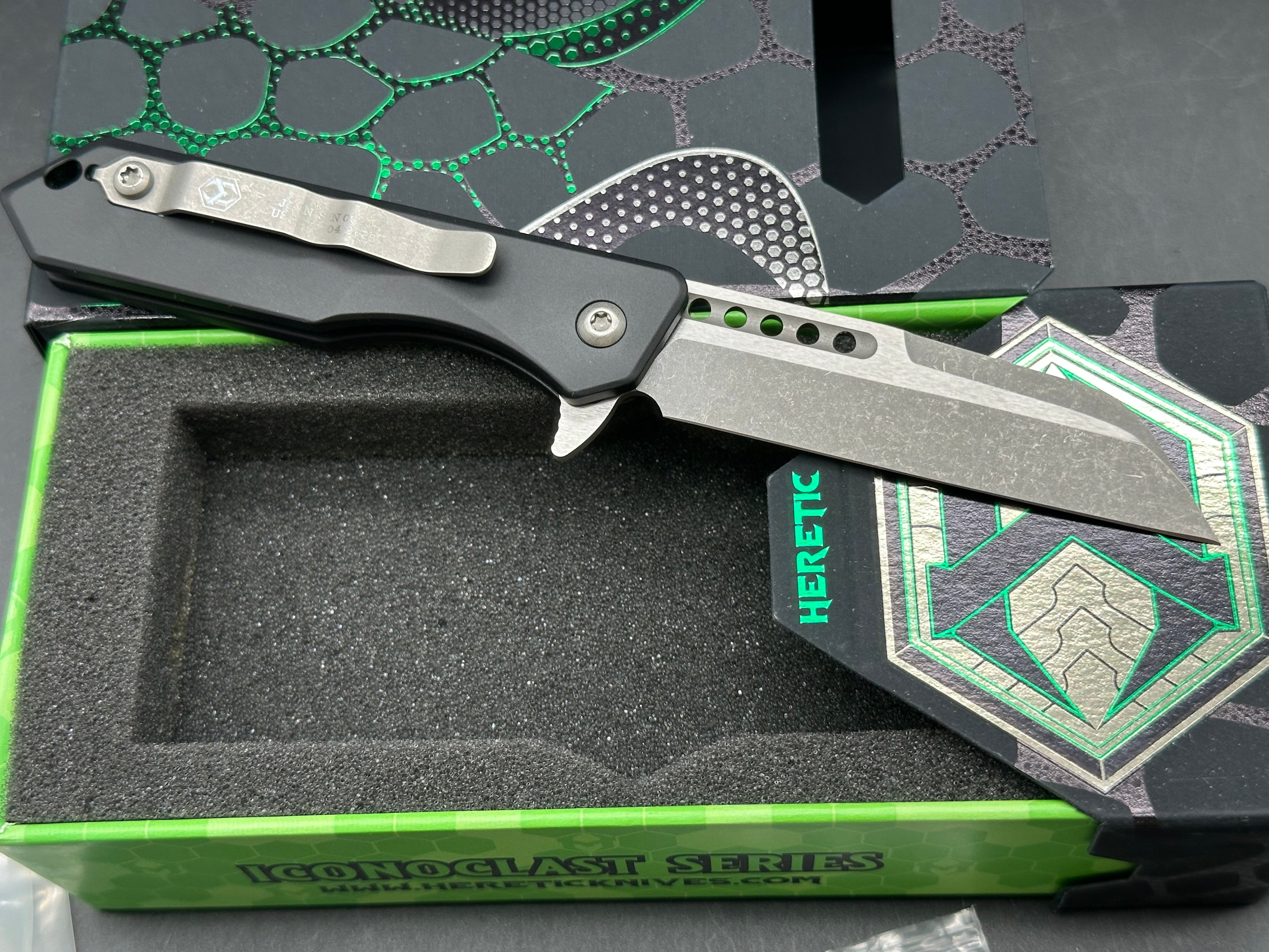Heretic Jinn Manual, 3" MagnaCut BattleWorn Sheepsfoot Blade with Black Aluminum Scales plus Skiff Bearings