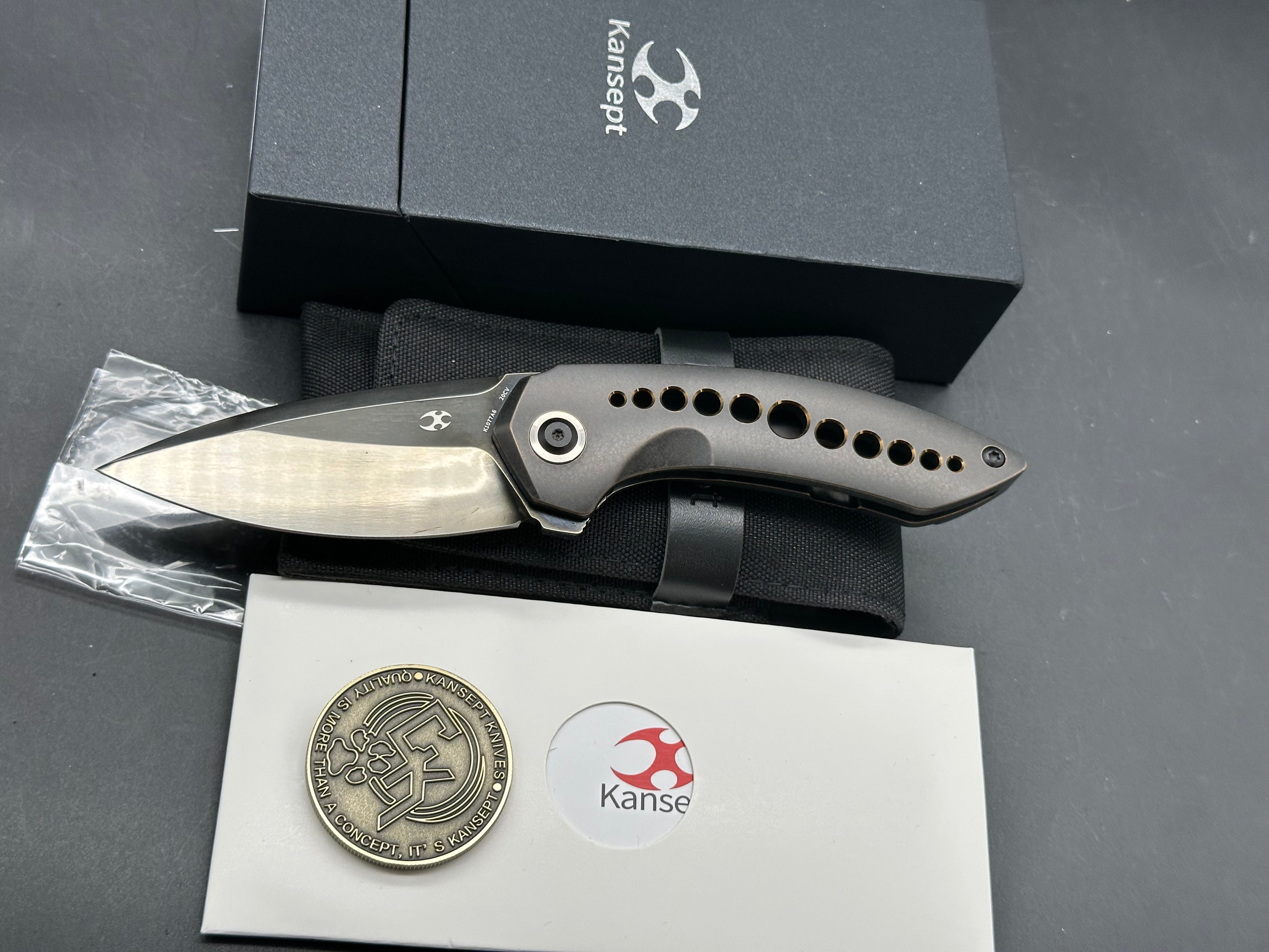 ODD 21 FRAME LOCK BLACKWASH TITANIUM W/ BRONZE HOLES HANDLE (3.08'' MIRROR DLC CPM20CV