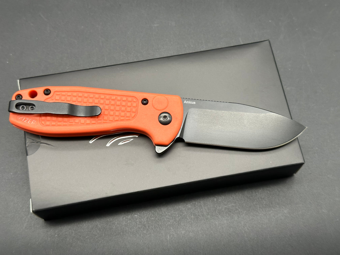 Kizer Amicus Nitro V Blade Button Lock Orange FRN Handle L3002M2 (2.95" Black)