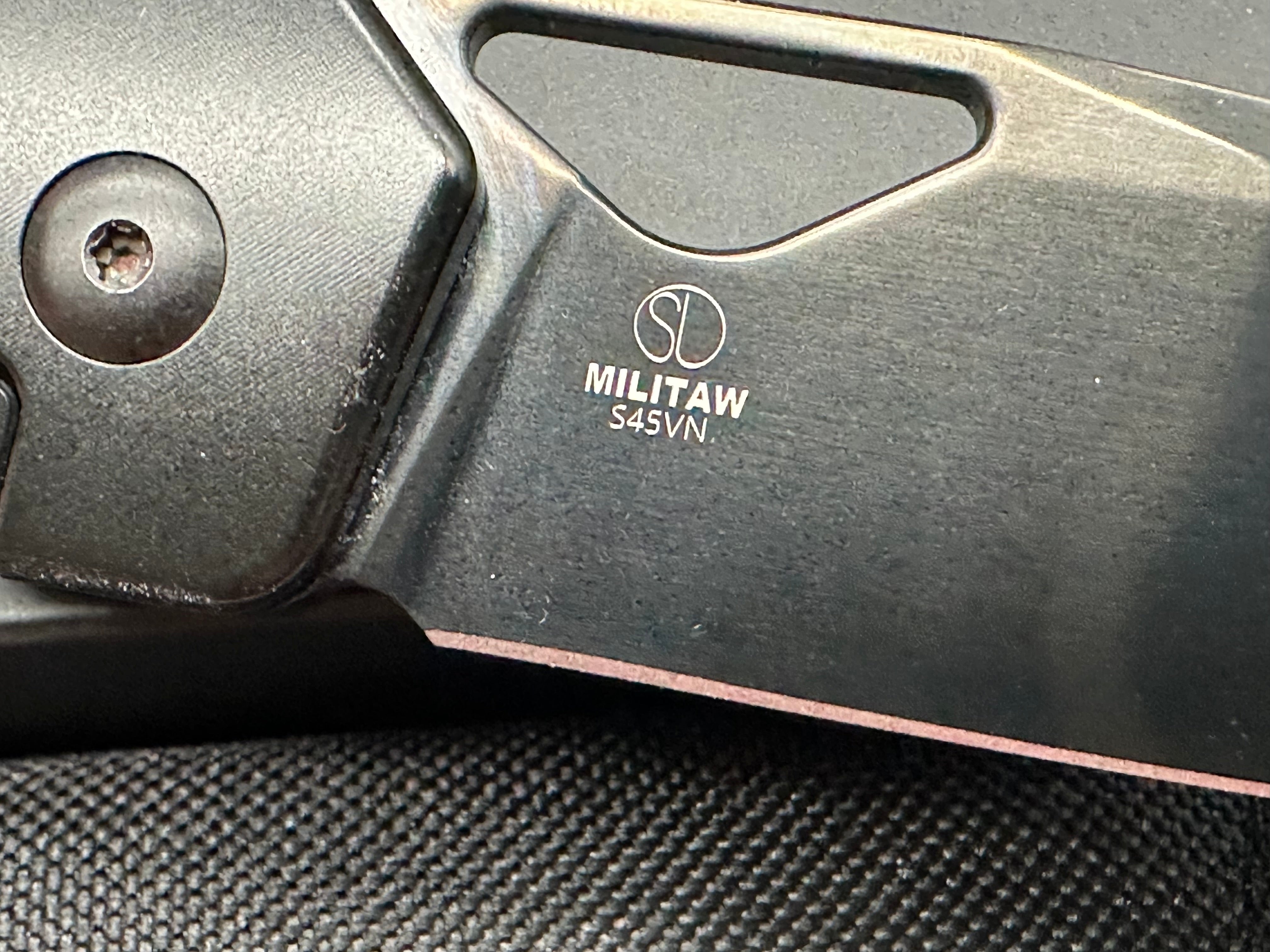 KIZER MILITAW BLACK/PURPLE HAZE TITANIUM/FAT CARBON HANDLE S45VN DROP POINT
