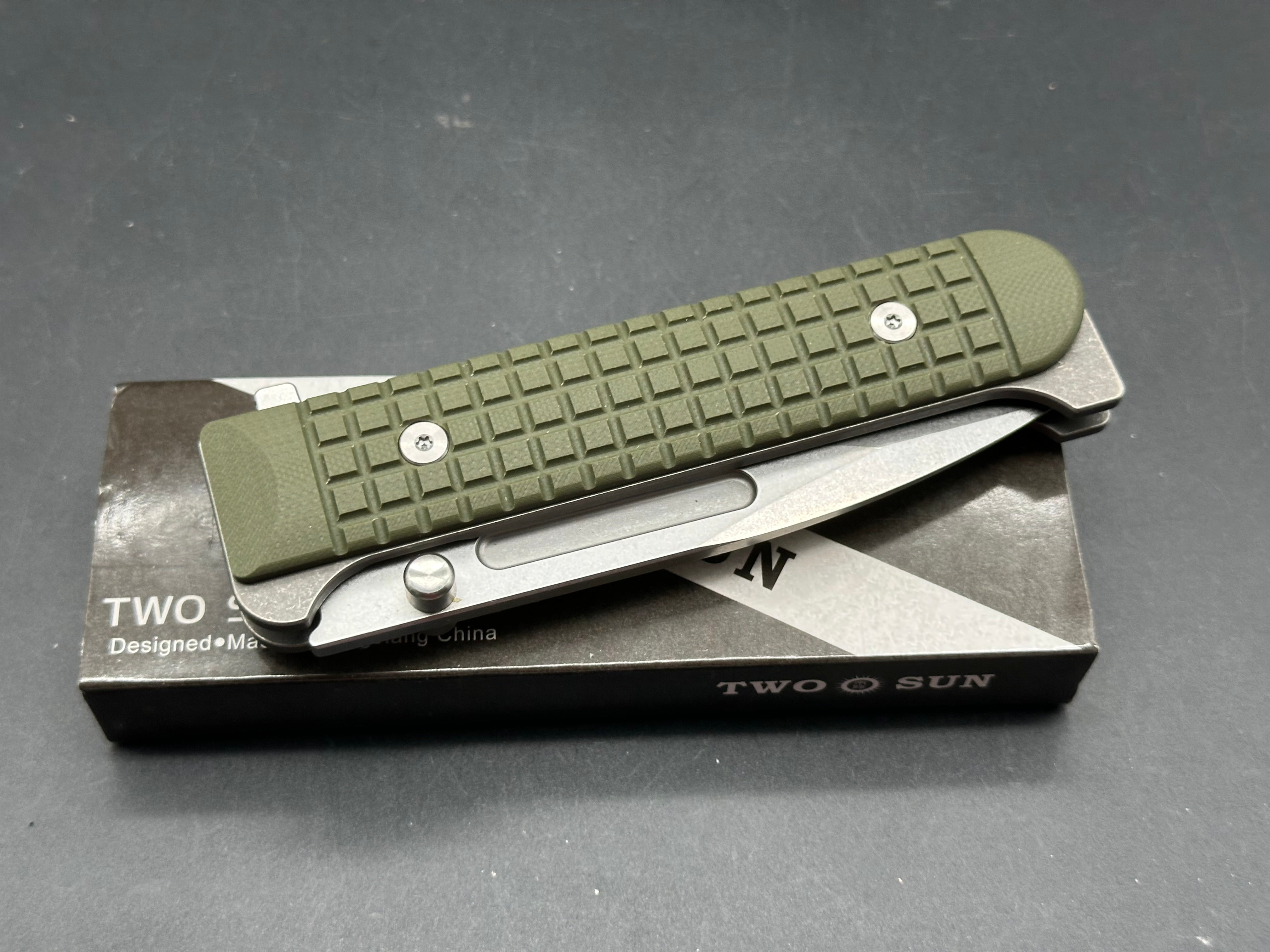 TwoSun Green G10 Handle D2 Clip Point Plain Edge TS394-Green