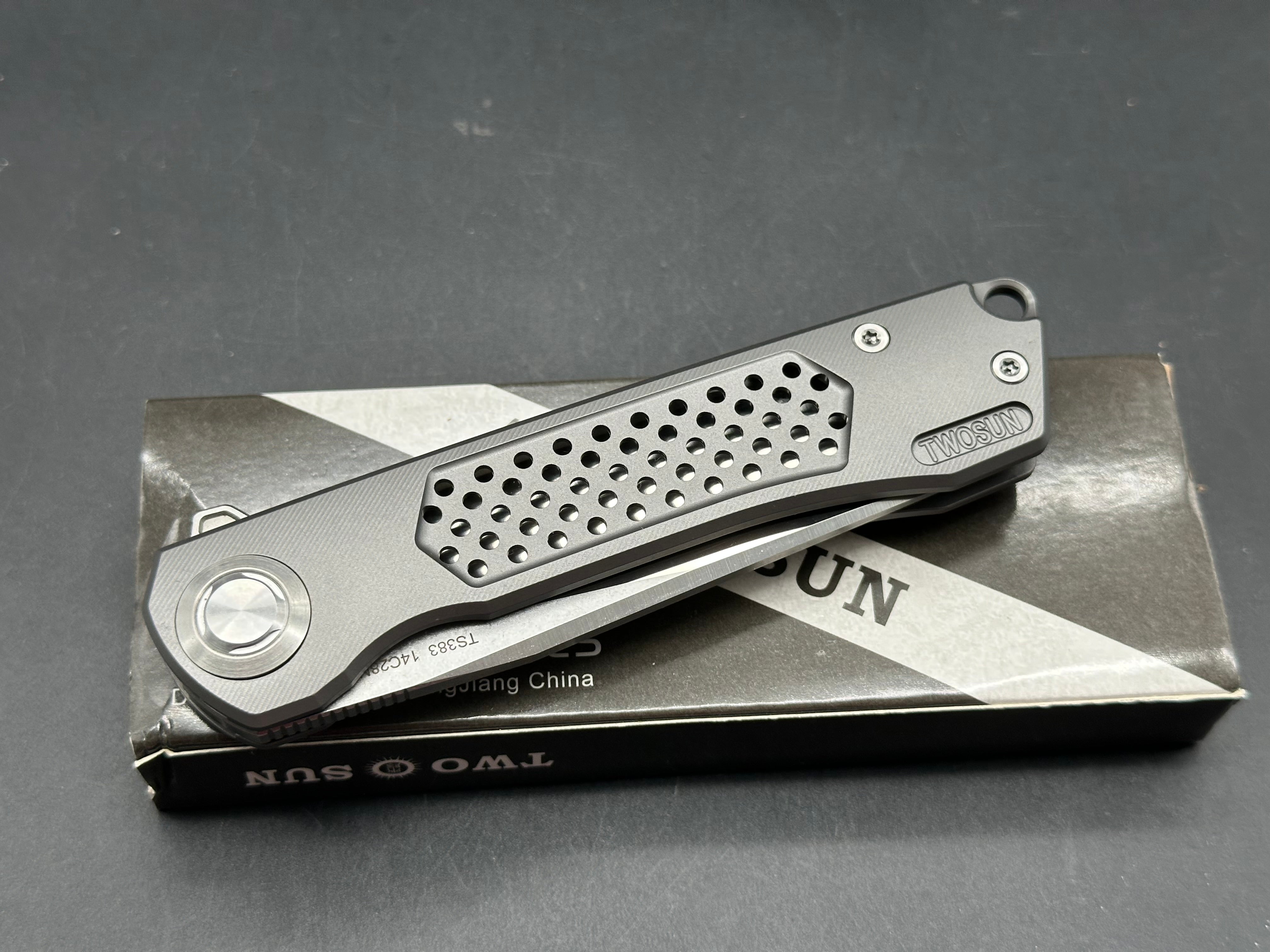 TWOSUN TS383 GRAY TITANIUM HANDLE 14C28N PLAIN EDGE