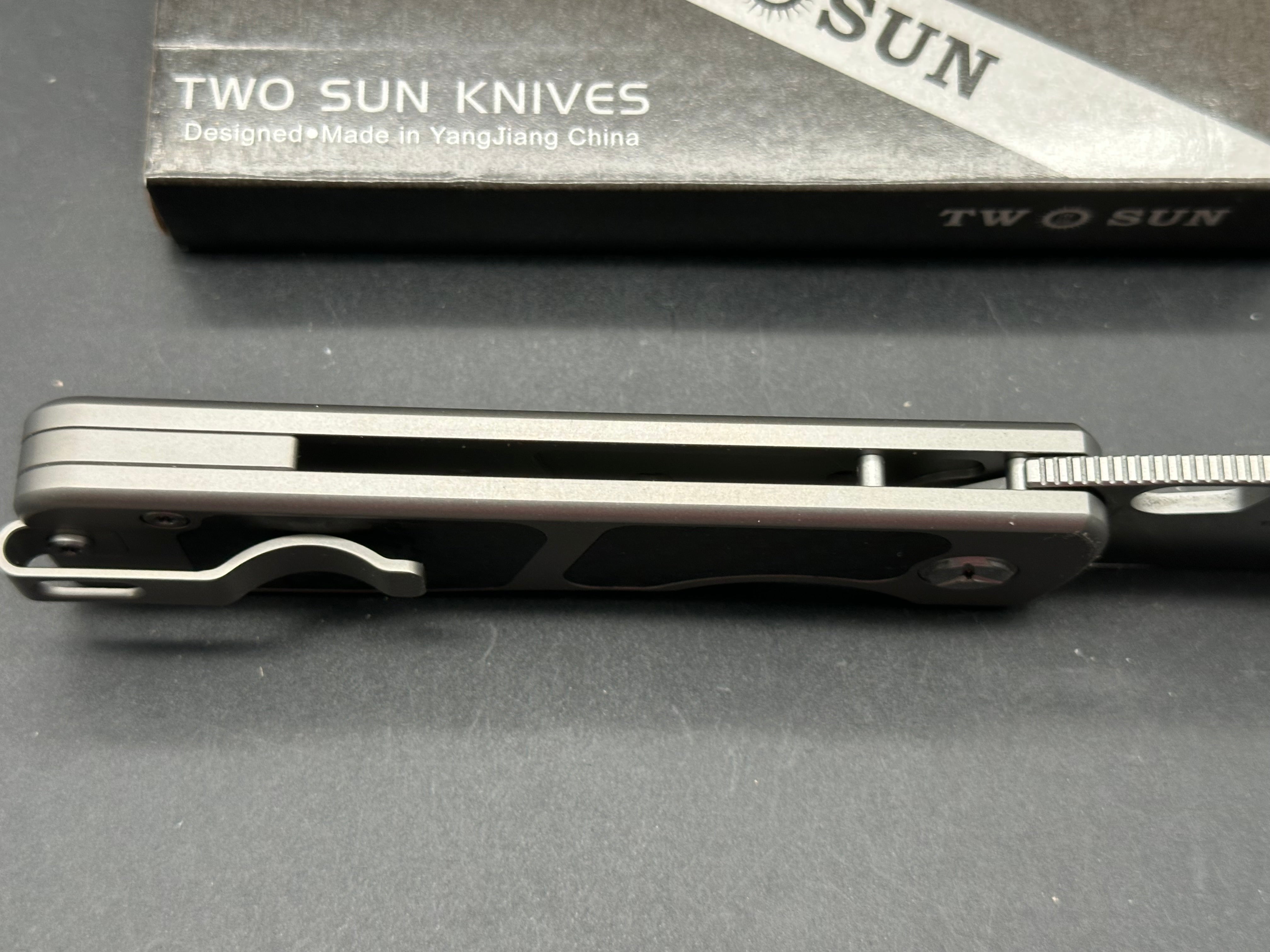 TWOSUN TS396 KEANU CARBON FIBER/TITANIUM HANDLE D2 PLAIN EDGE
