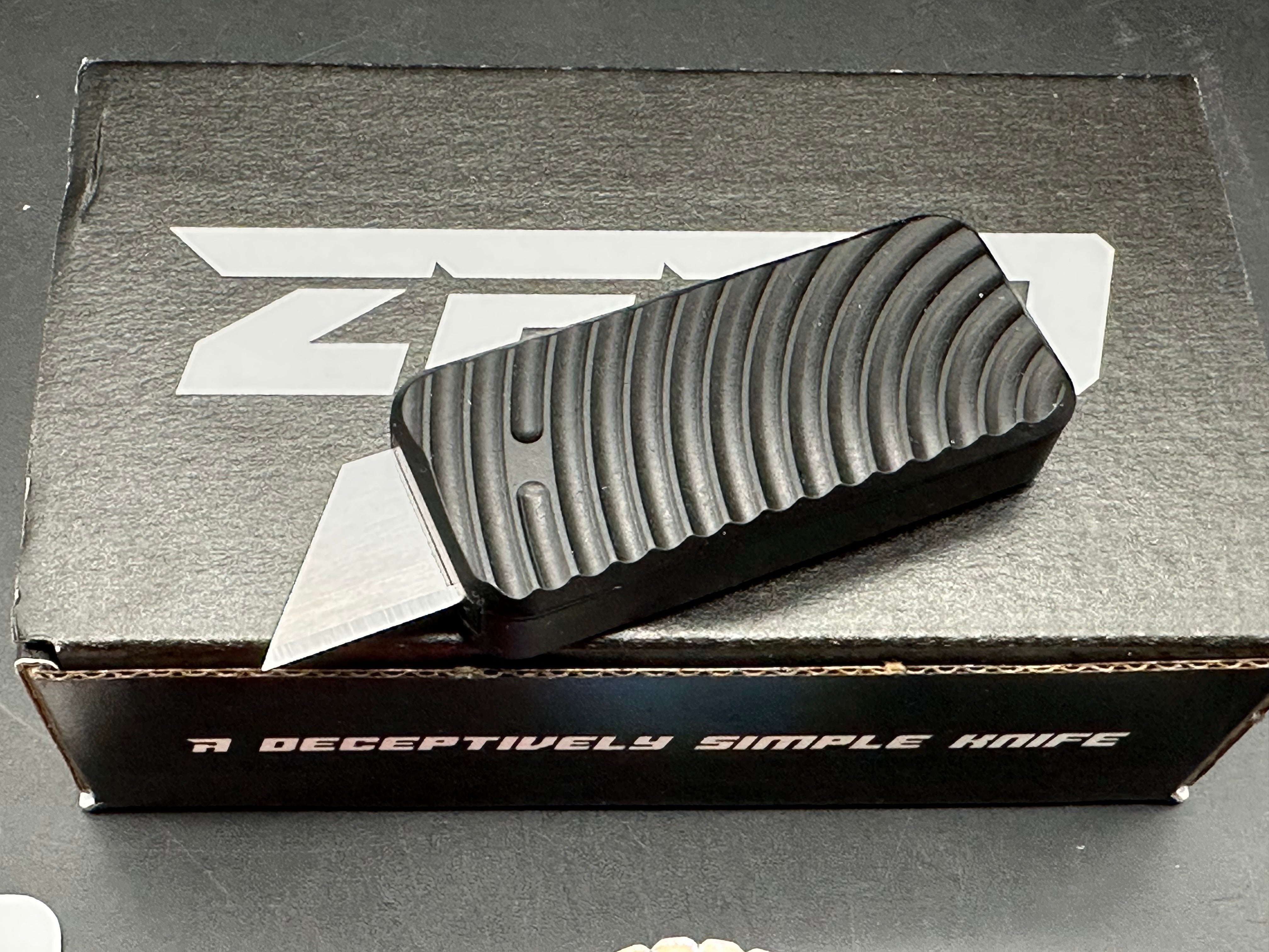 Rivery ZERO Utility Knife Utility Steel with Original Pattern Black Aluminum