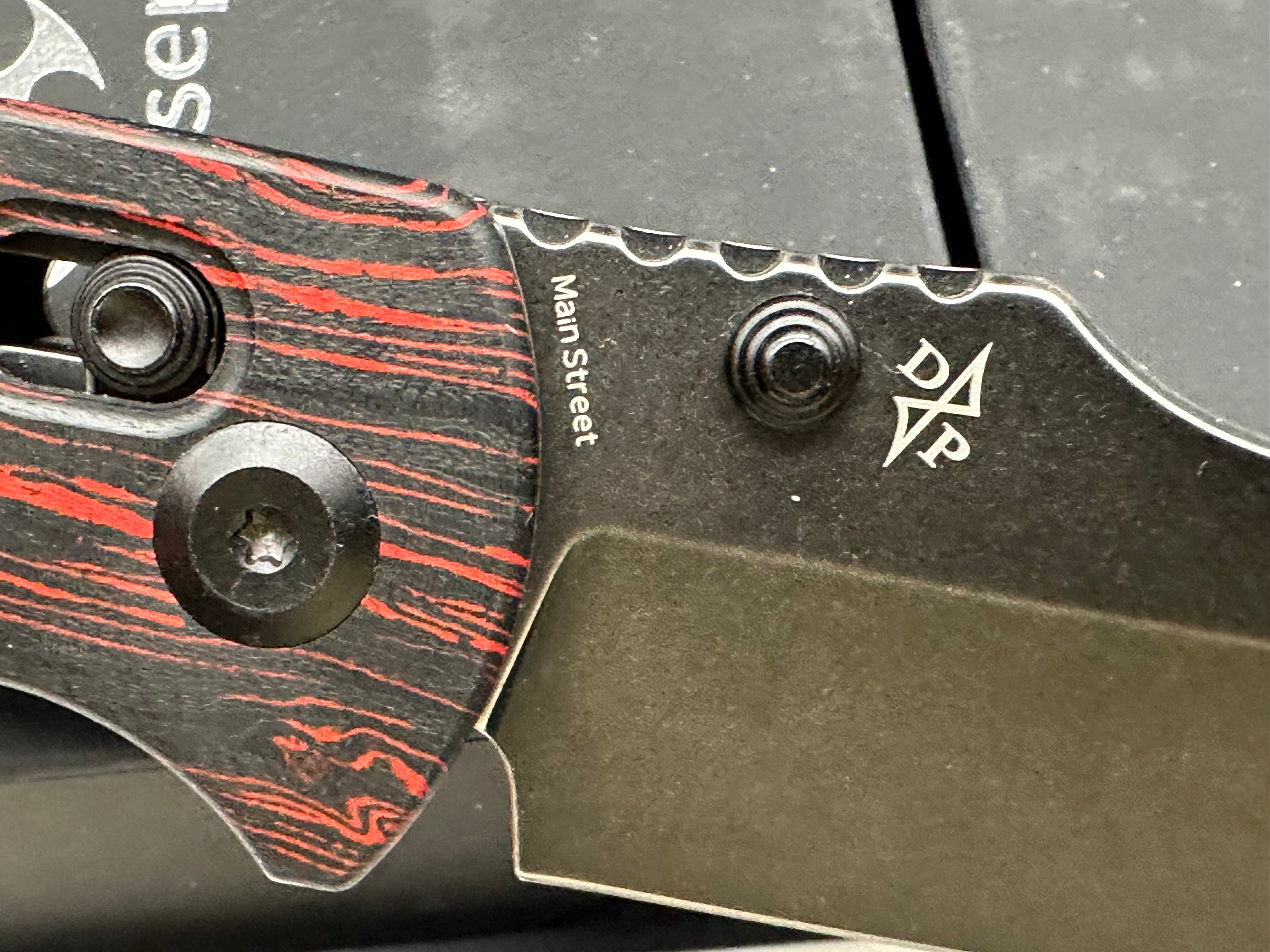Kansept Knives Dirk Pinkerton Main Street 3.36" 154CM Black Wharncliffe Blade, Red G-Mascus Handles
