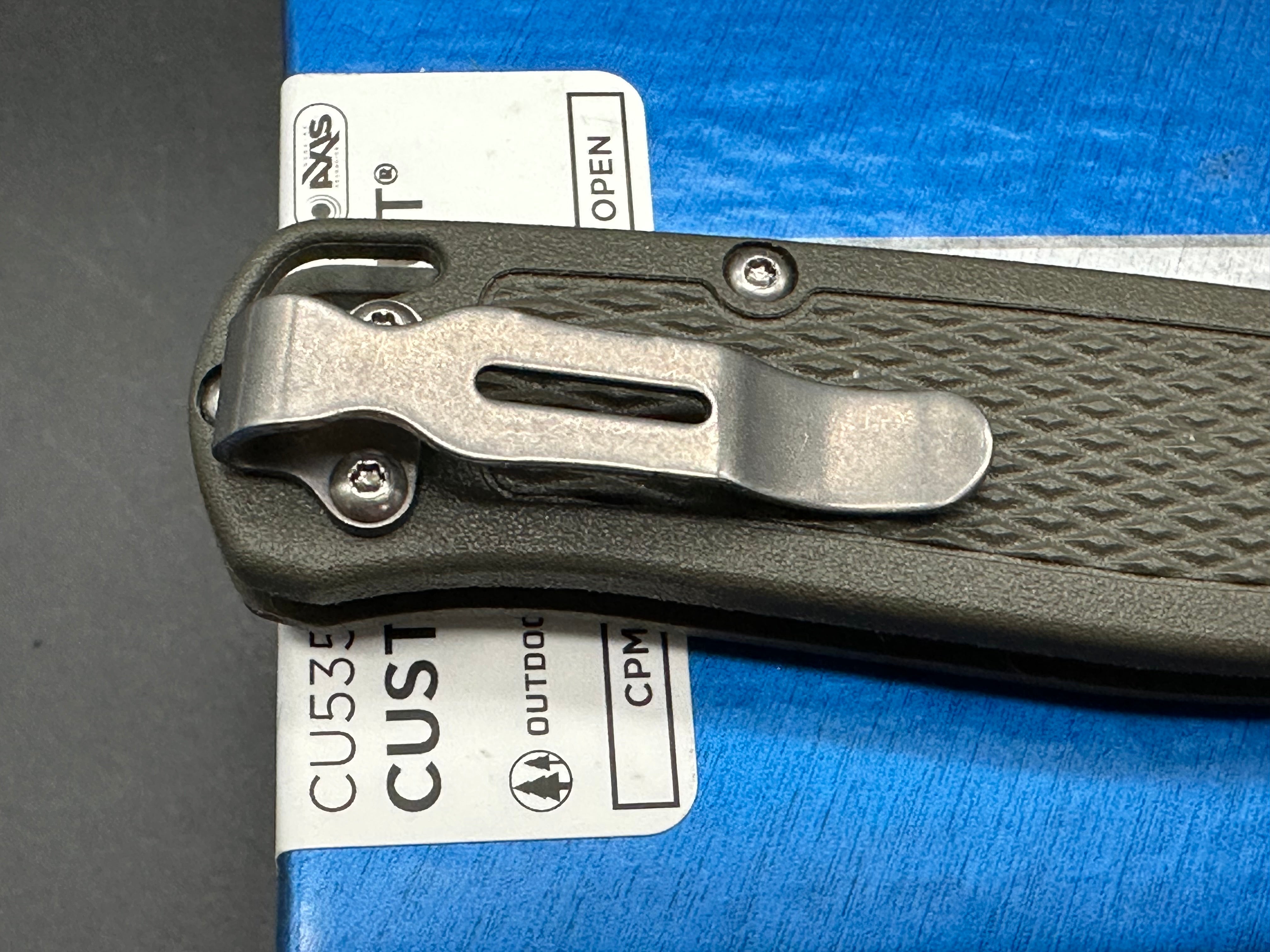 Benchmade Bugout-Custom, 3.24" CPM S30V Stonewash Blade with OD Green Grivory Scales
