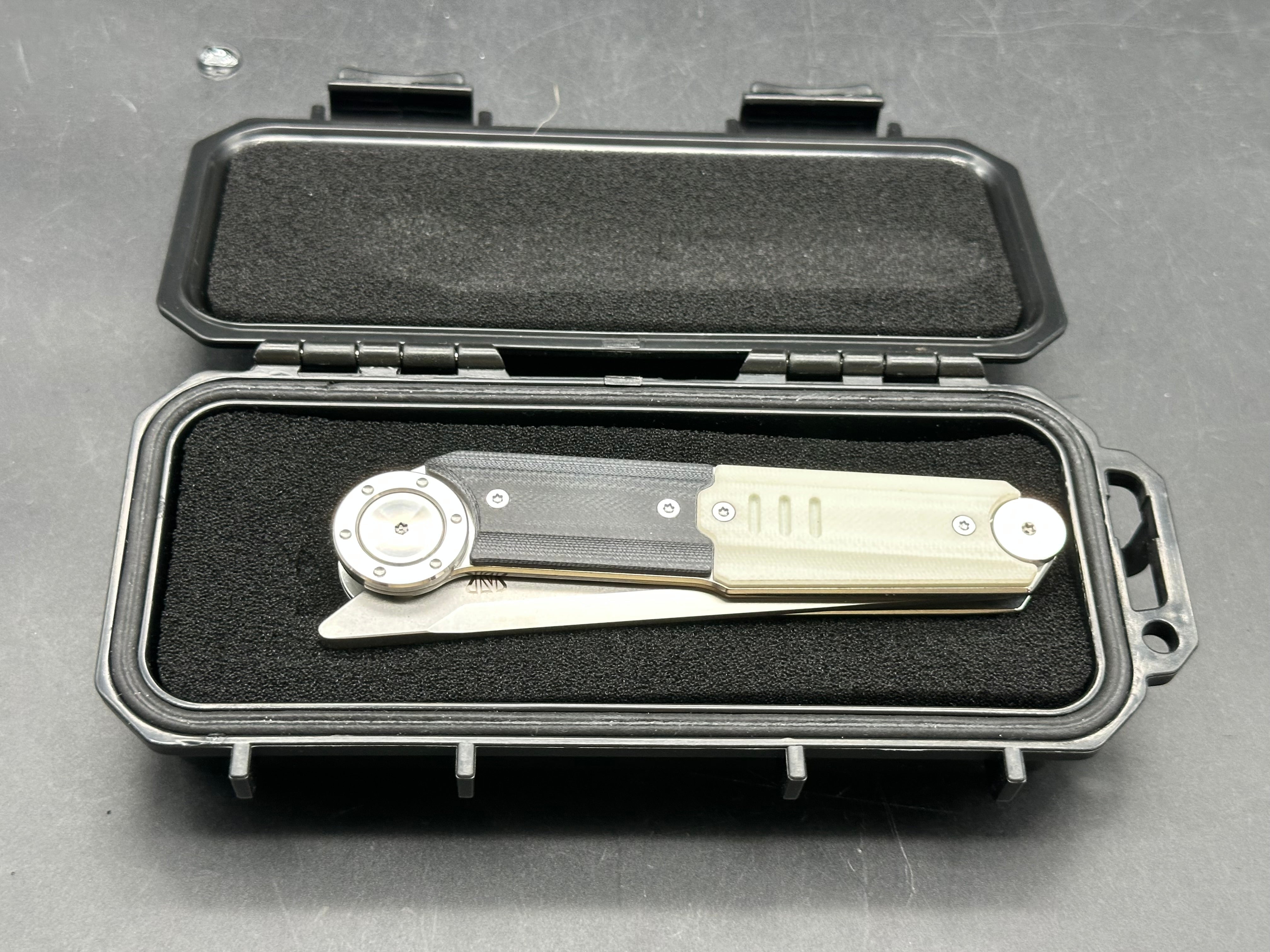 NOC Knives DG23 440 steel folding front flipper tanto