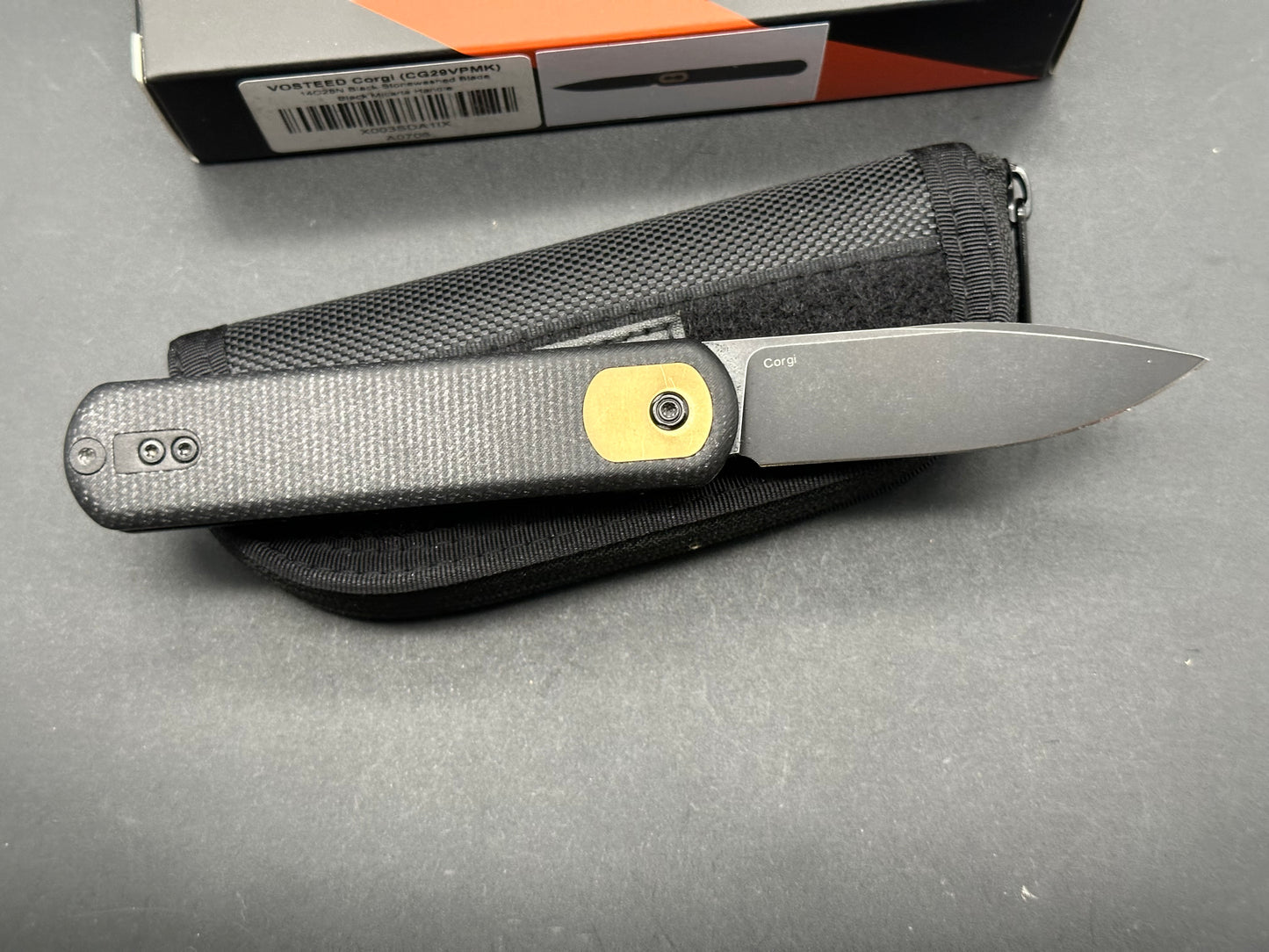 Vosteed Corgi "Treklock" Button Lock Black Micarta/Brass Insert (2.99" 14C28N Black Stonewash)