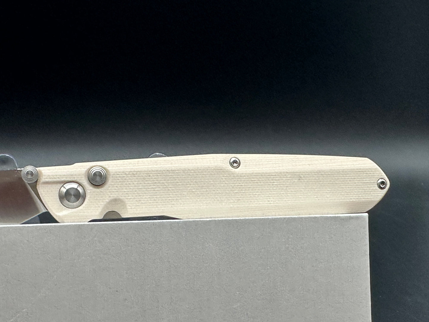 REAL STEEL G5 METAMORPH BUTTON LOCK FOLDING KNIFE OFF WHITE G10 HANDLE 14C28N PLAIN EDGE SATIN FINISH 7831I