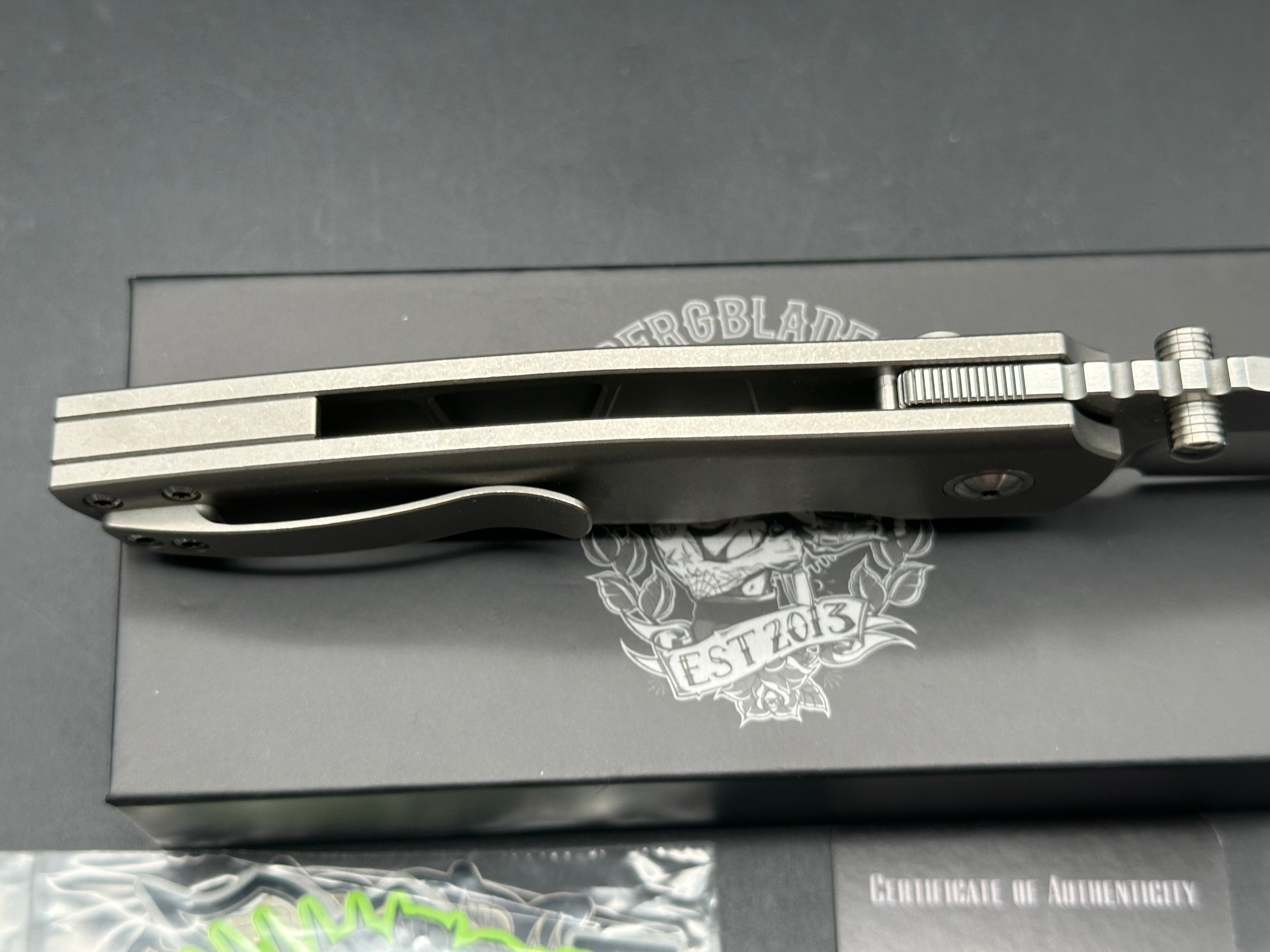 Berg Blades Button Lock Barber #15, Bright Stonewashed Hollow Ground M390 Blade