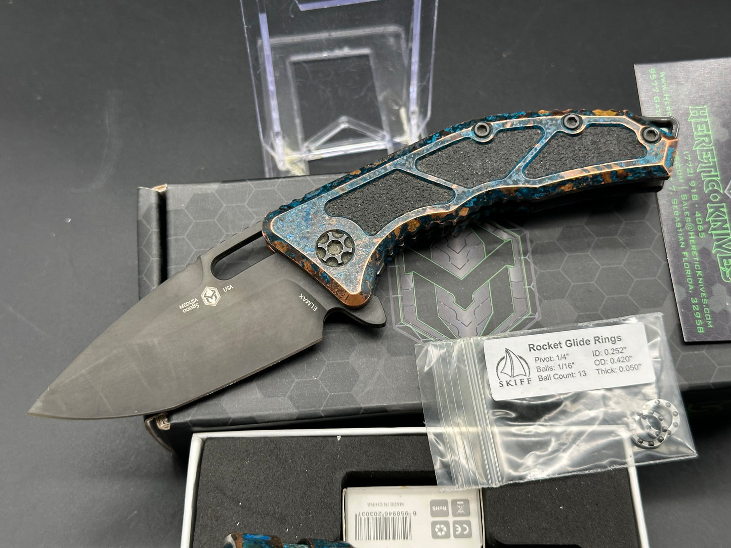 Heretic Knives – New Medusa Flipper & Mechforce Flashlight Set – Chemtina Finish