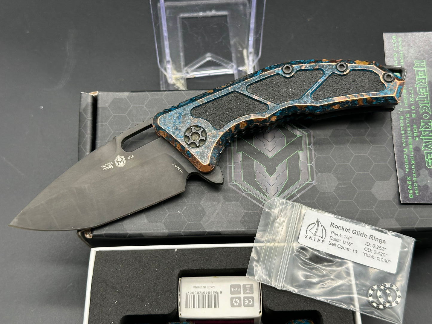 Heretic Knives – New Medusa Flipper & Mechforce Flashlight Set – Chemtina Finish