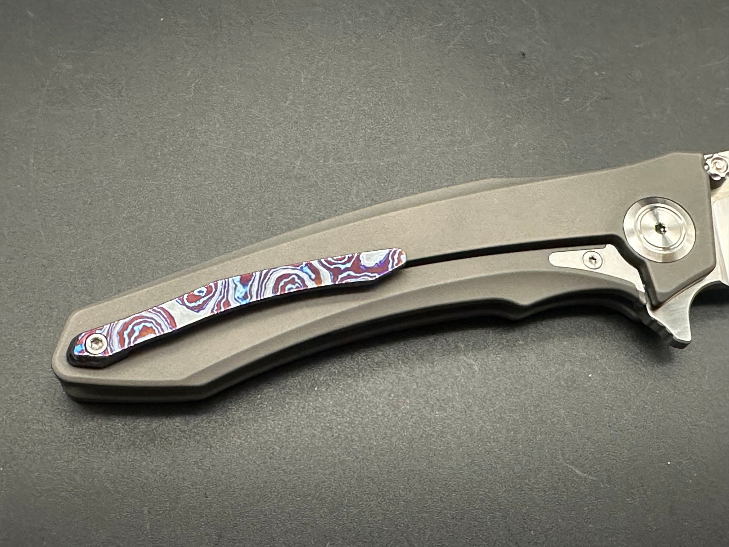 Maxace Amber 2S integral titanium knife w/timascus