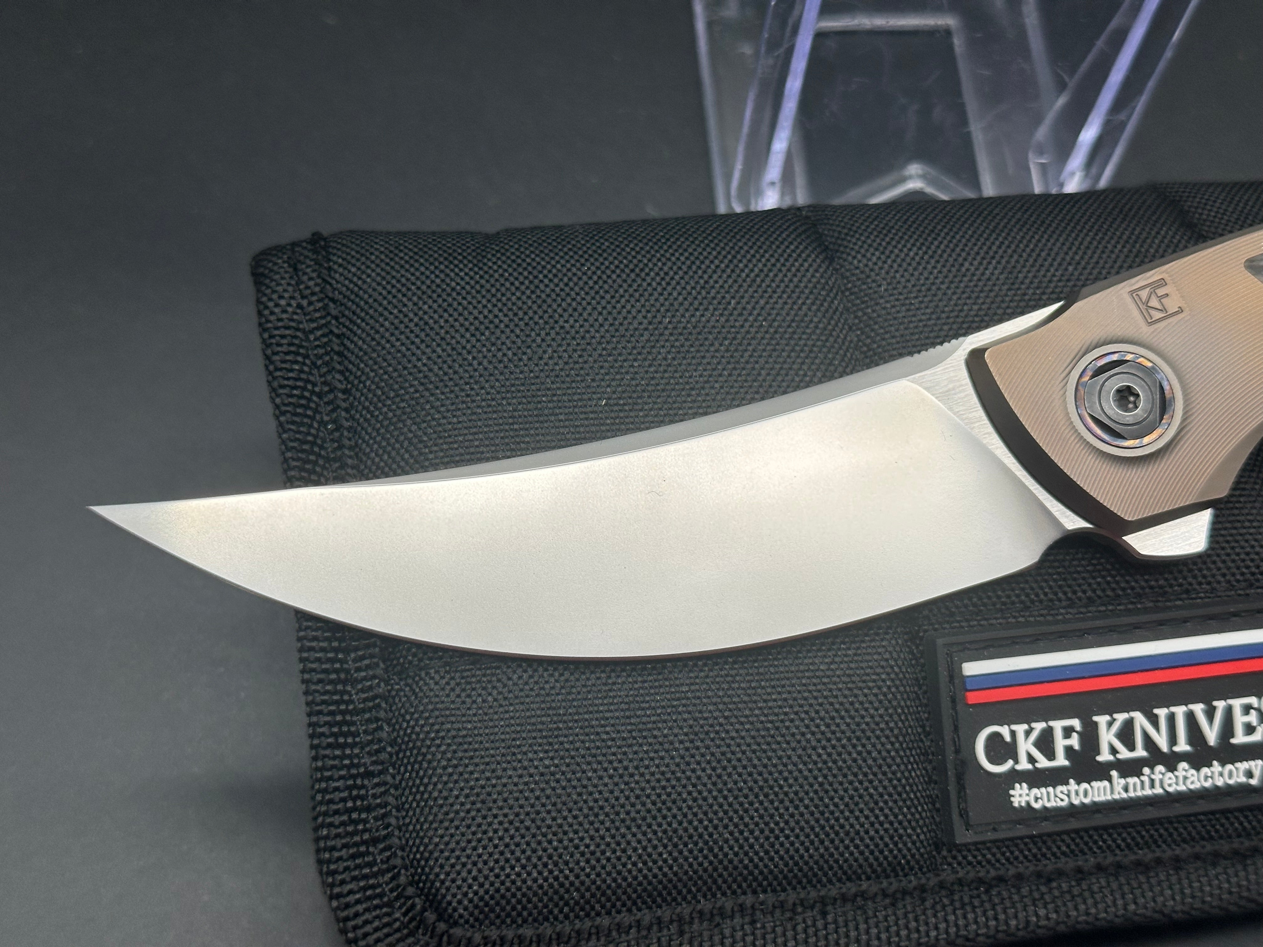 CKF Custom Knife Factory Ablya w/ Bronze Titanium/Carbon Fiber/Zircuti & M390