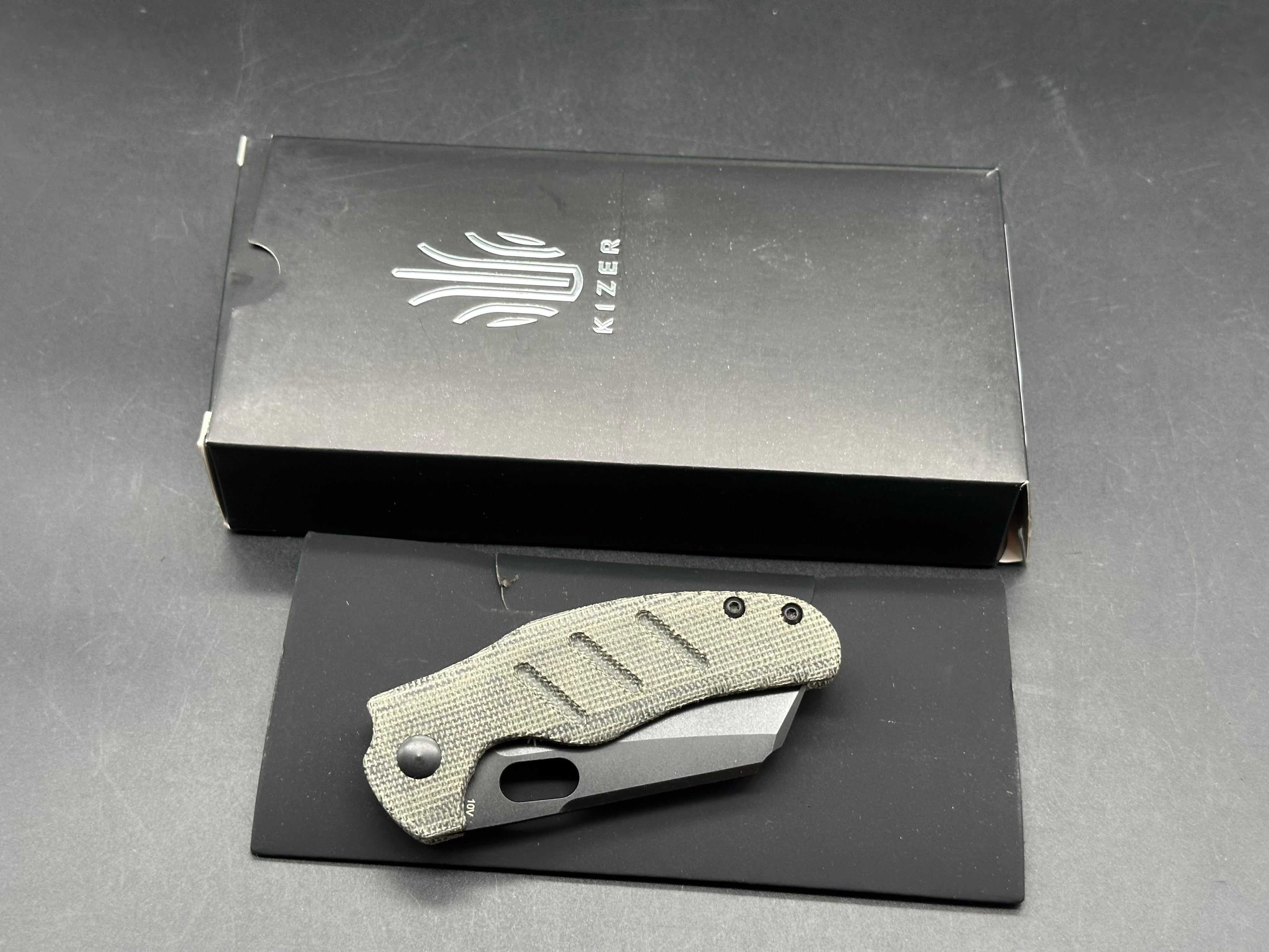 Kizer Mini Sheepdog Blade HQ Exclusive #137 Black CPM-10V Blade, Black Micarta Scales