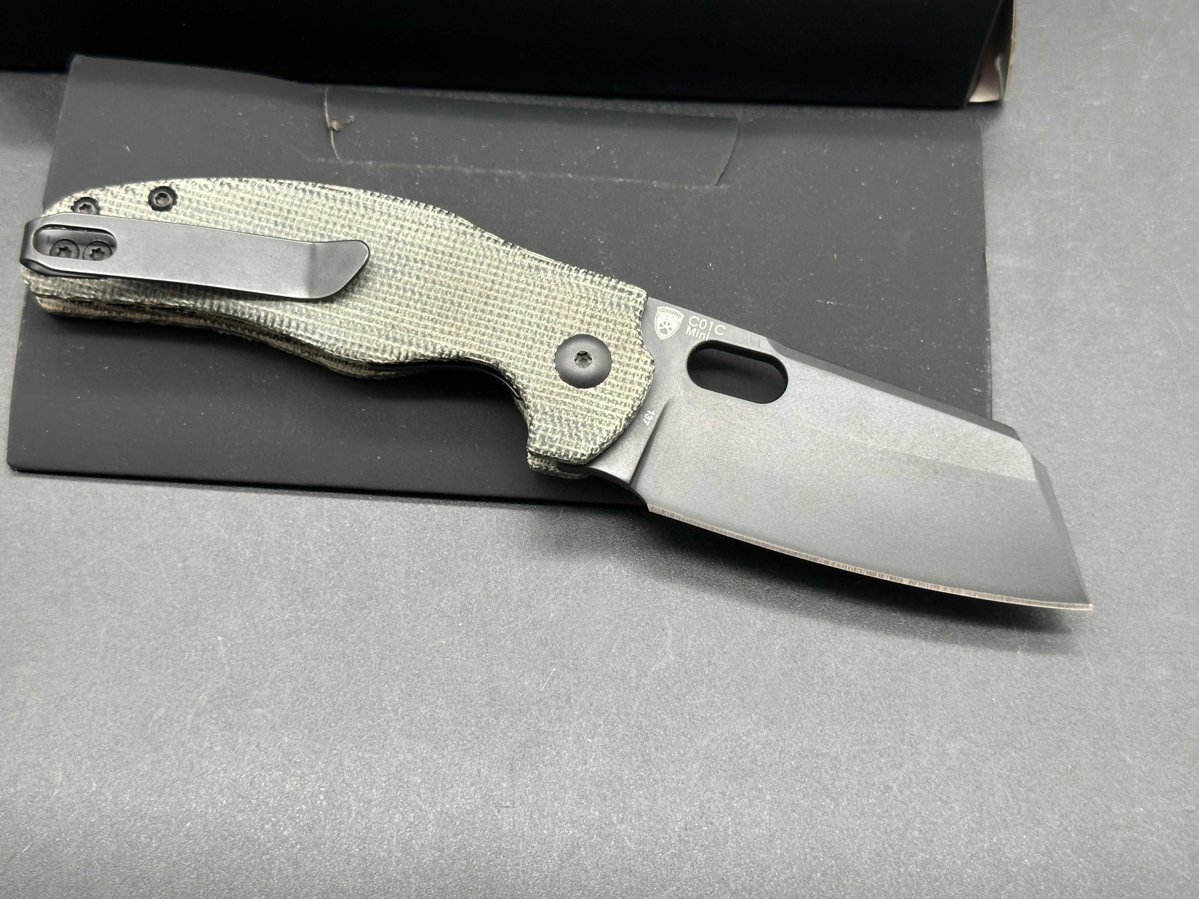 Kizer Mini Sheepdog Blade HQ Exclusive #137 Black CPM-10V Blade, Black Micarta Scales