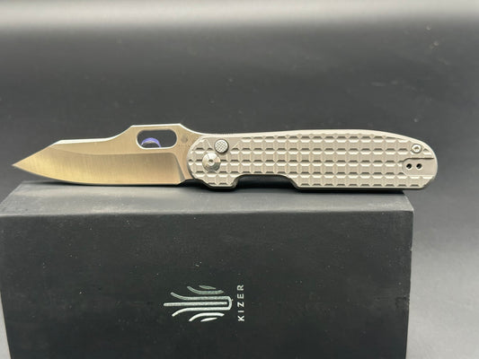 Kizer Cormorant Textured Titanium Button Lock 20CV