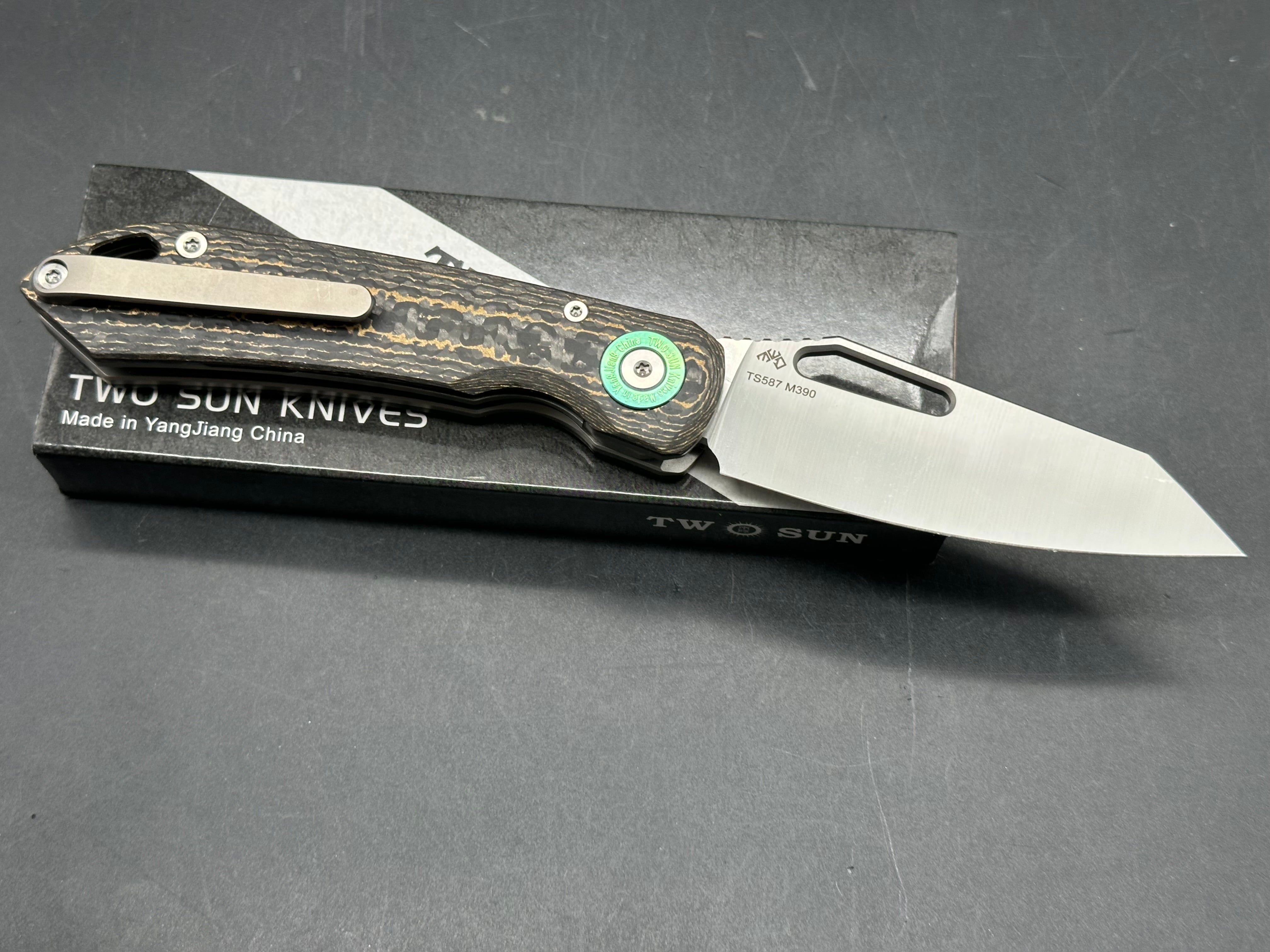 TWOSUN TITANIUM/CARBON FIBER HANDLE M390 PLAIN EDGE TS587