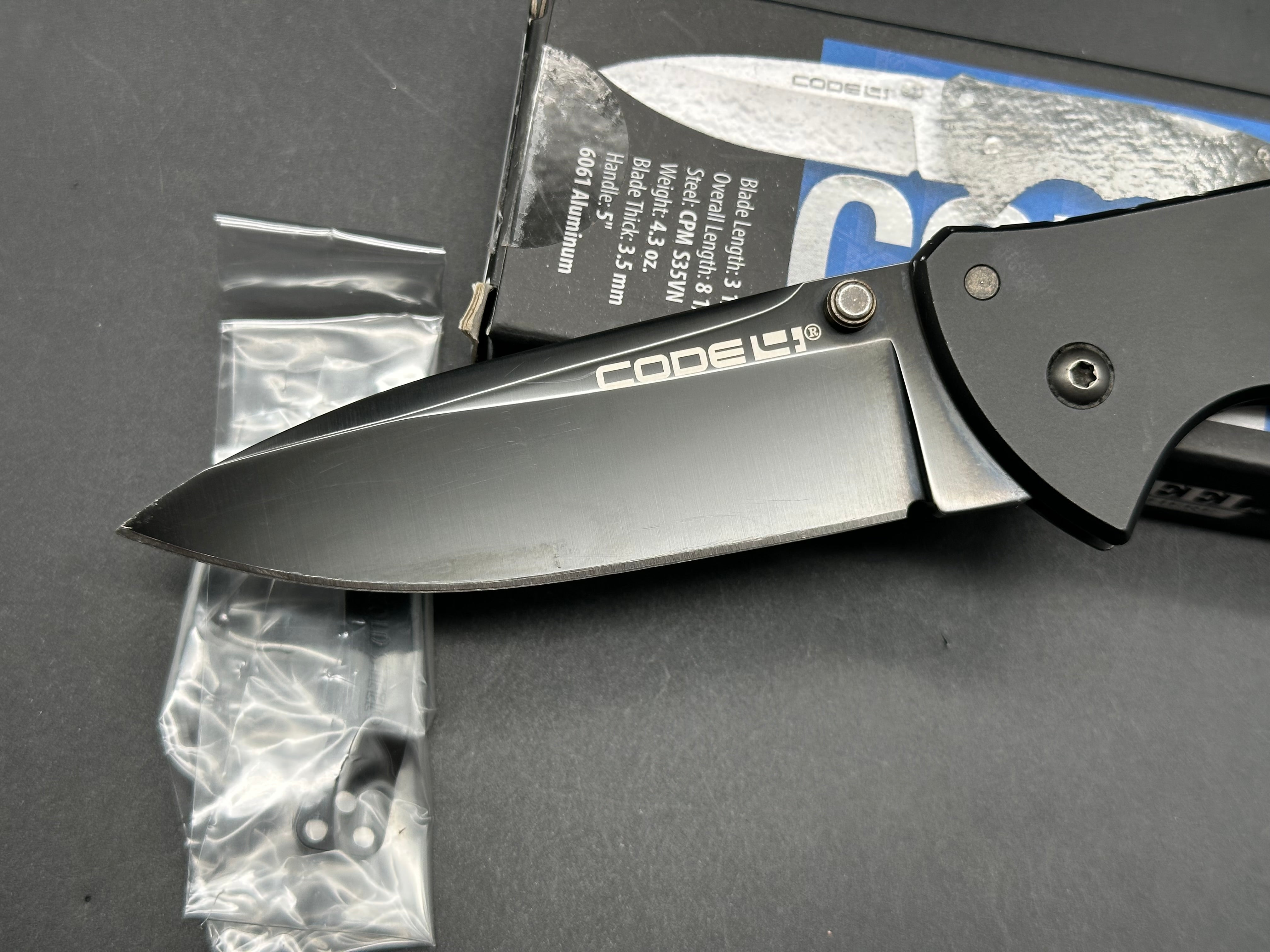 COLD STEEL CODE-4 KNIFE GRAY ALUMINUM HANDLE PLAIN SPEAR POINT EDGE
