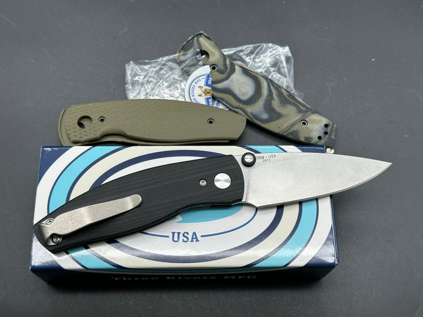 TRM Neutron 2, 3" 20CV Stonewash Blade with G10 Scales in Jet Black plus extra scales