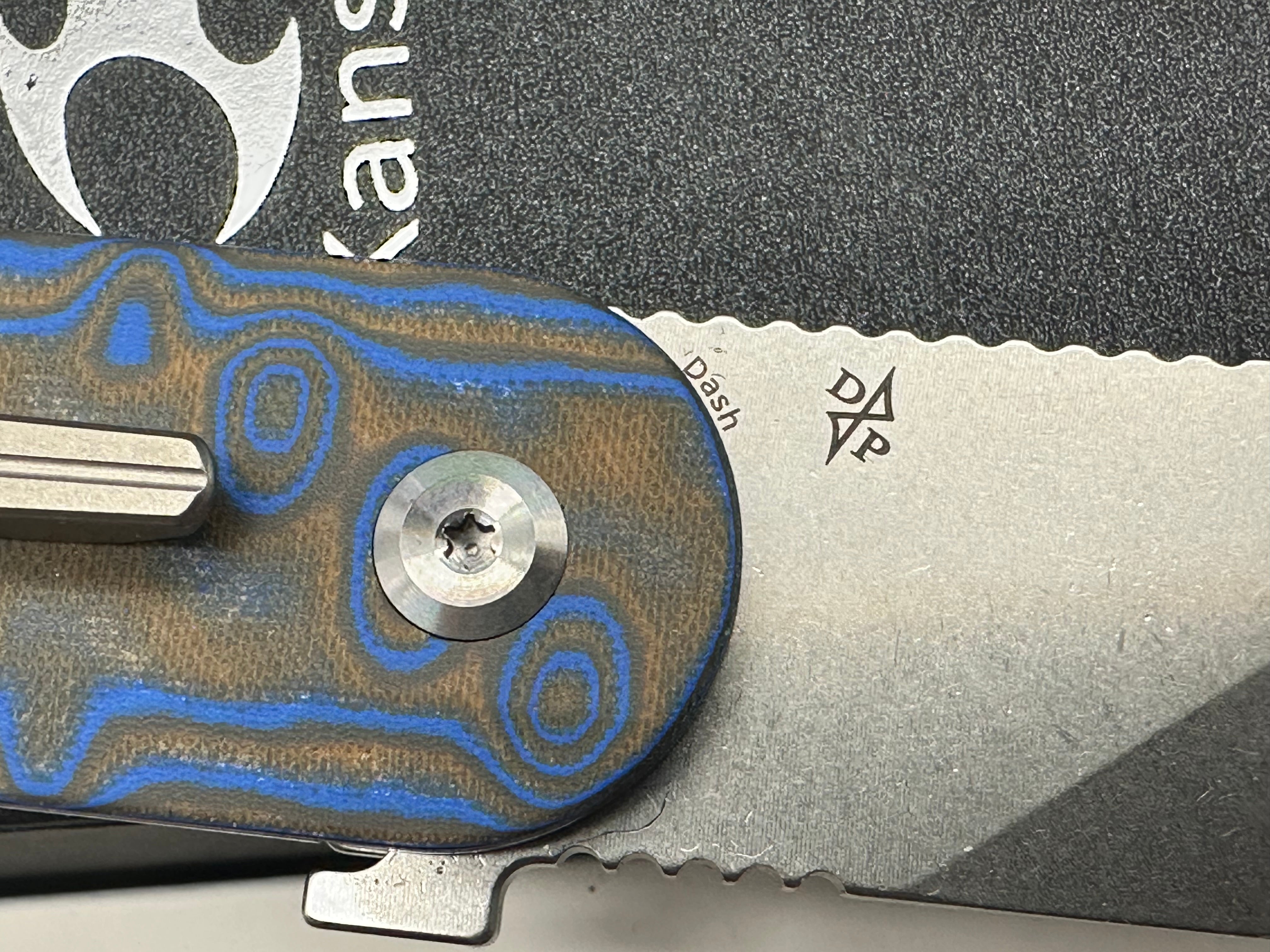 KANSEPT DASH BLUE/YELLOW VORTEX MICARTA HANDLE 154CM TANTO