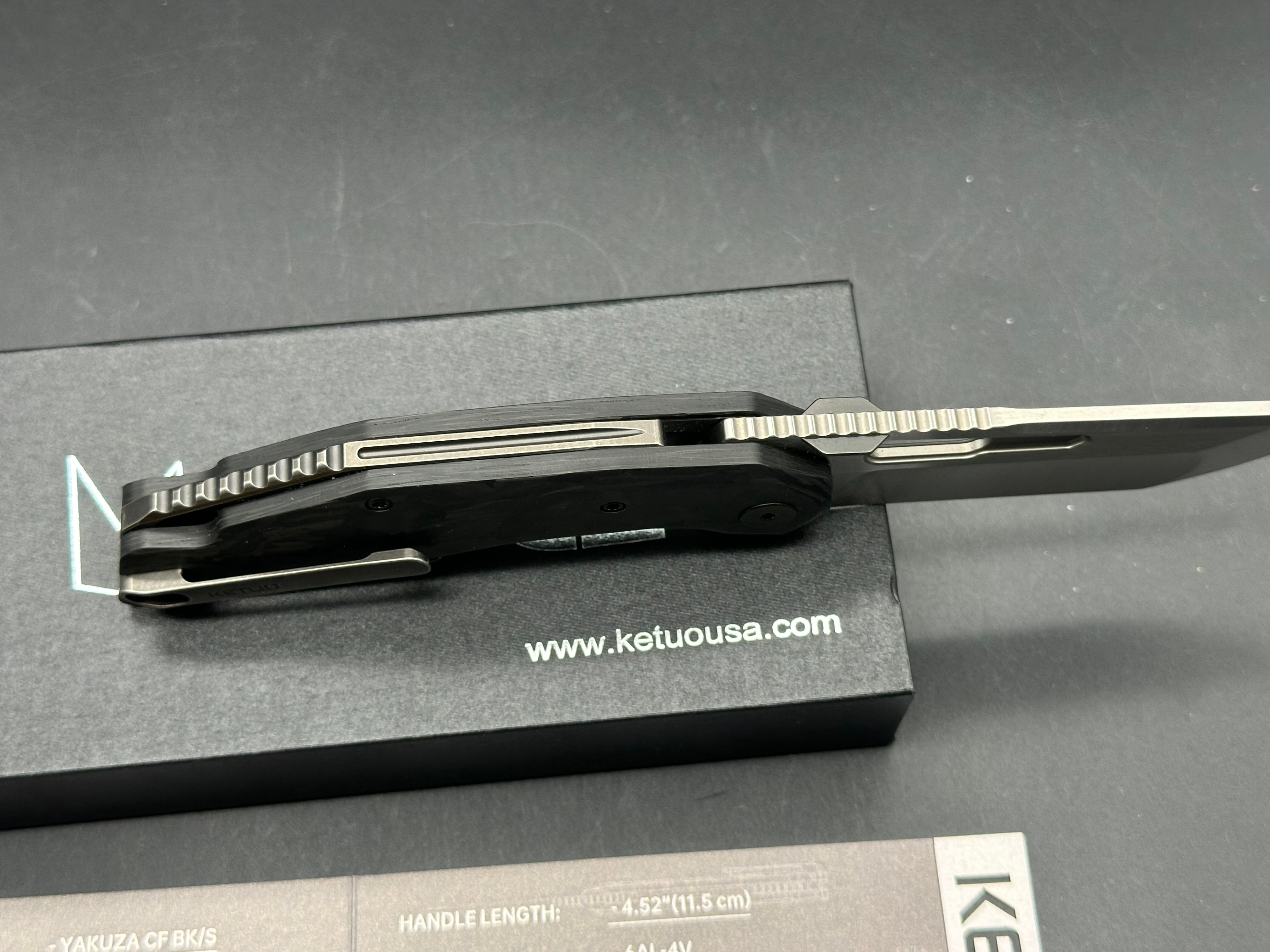 Ketuo Yakuza CF scales / 154CM blade