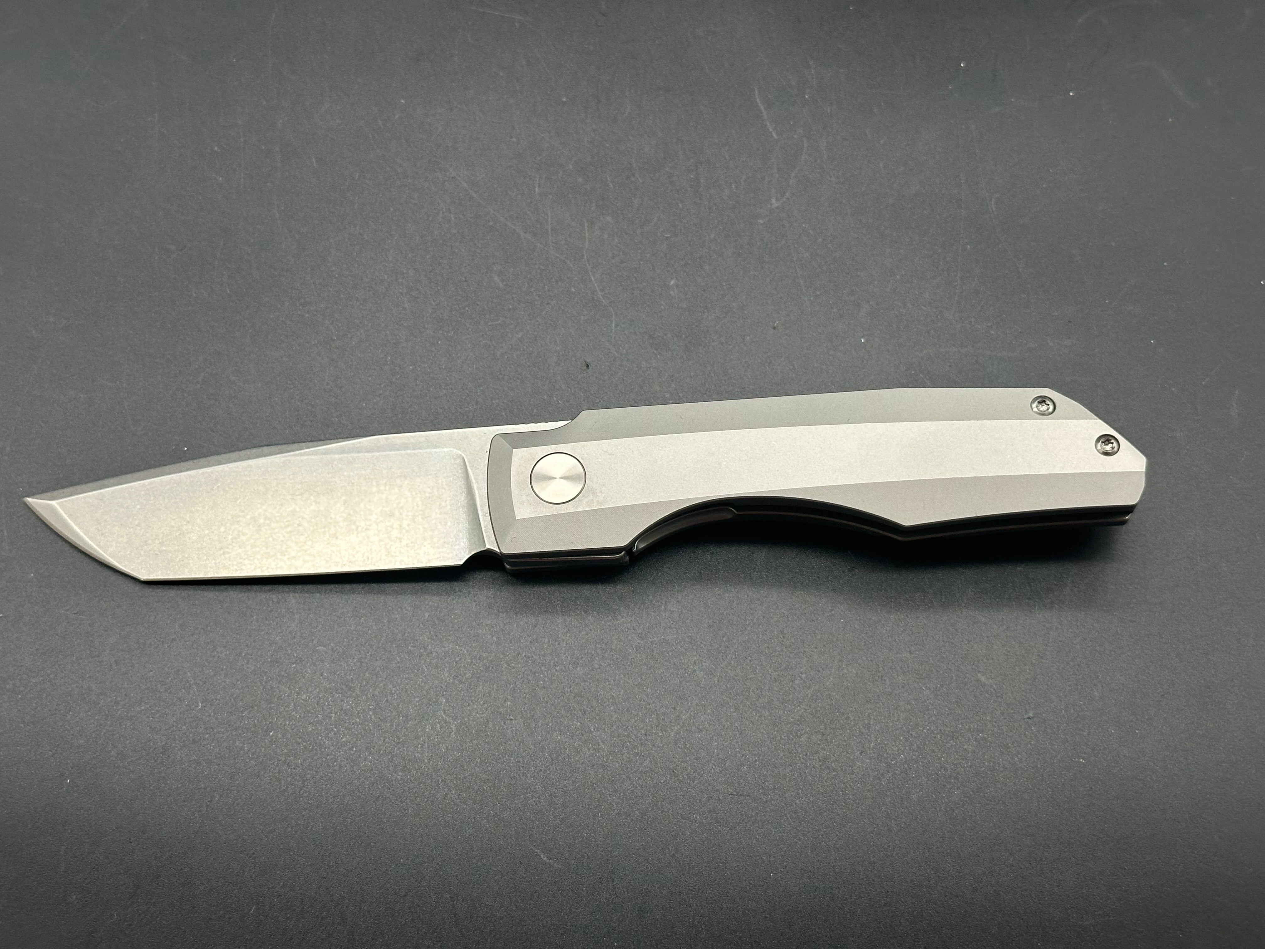 Vero Engineering Impulse Mini full titanium handle w/M390 blade