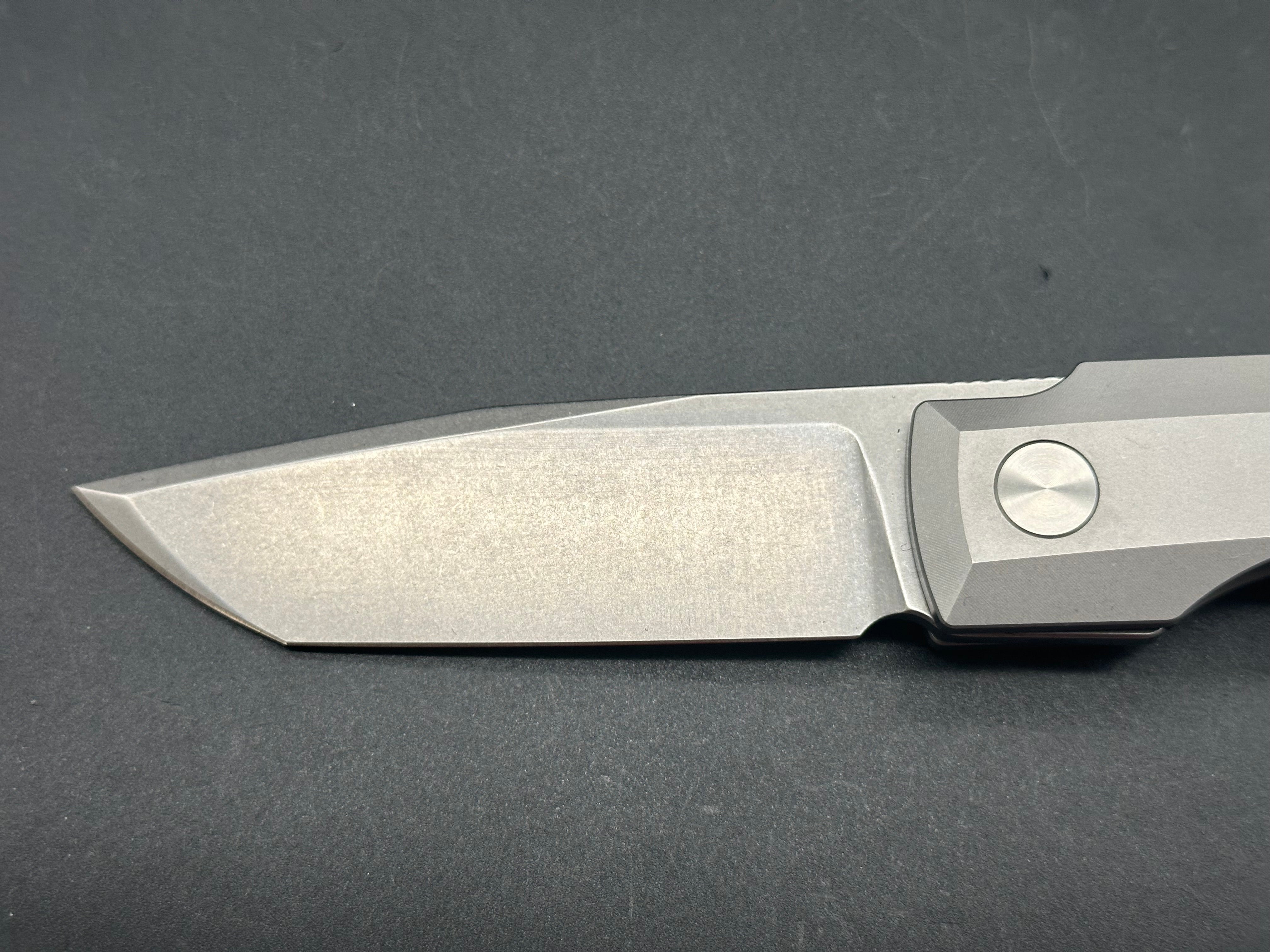 Vero Engineering Impulse Mini full titanium handle w/M390 blade