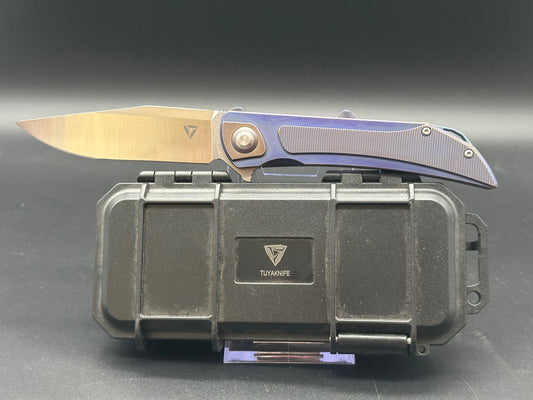 Tuya Thorax Blue titanium frame w/S35VN blade